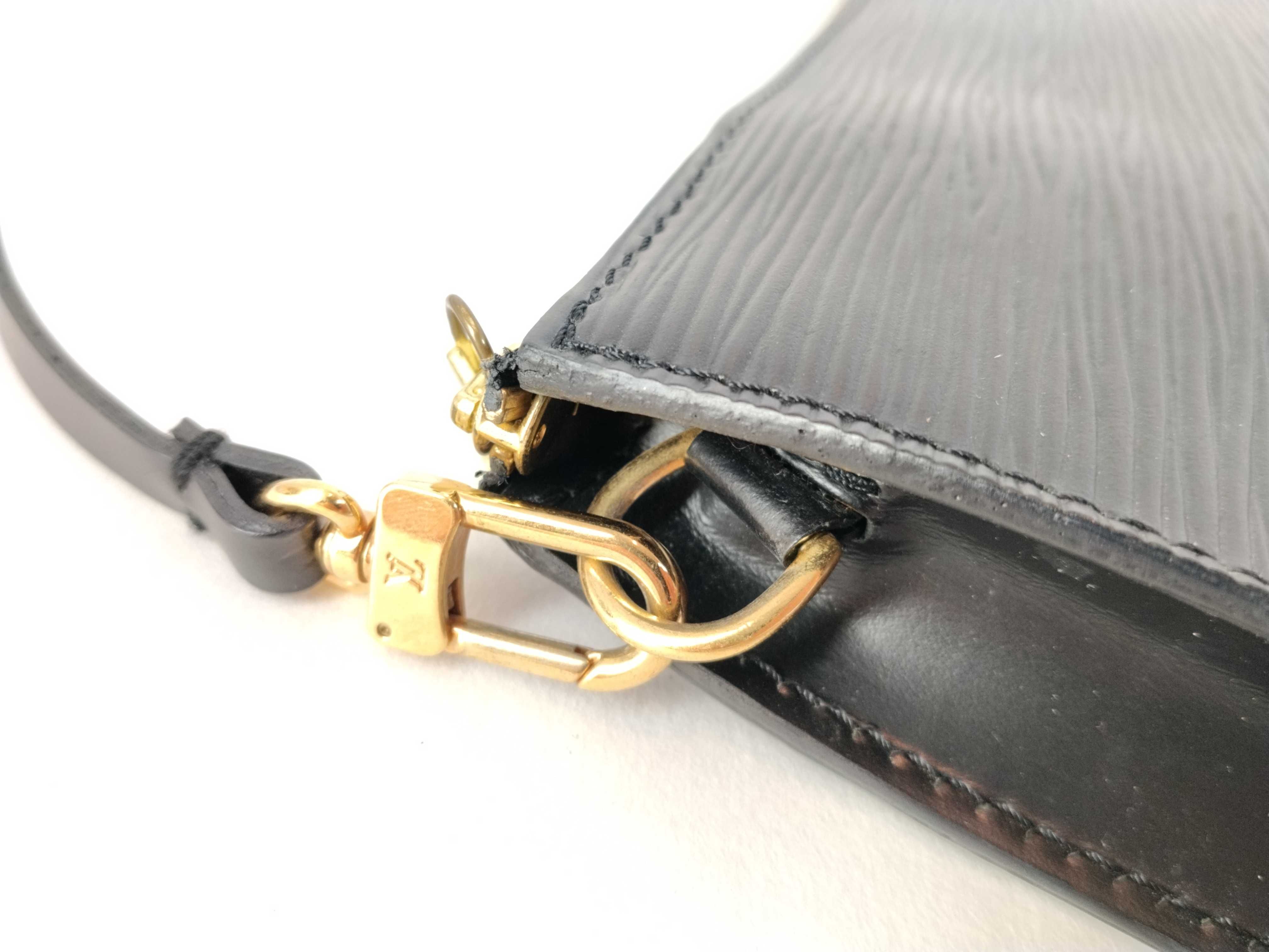 Epi Louis Vuitton Epi Pochette Accessoires Noir Pouch — view 5