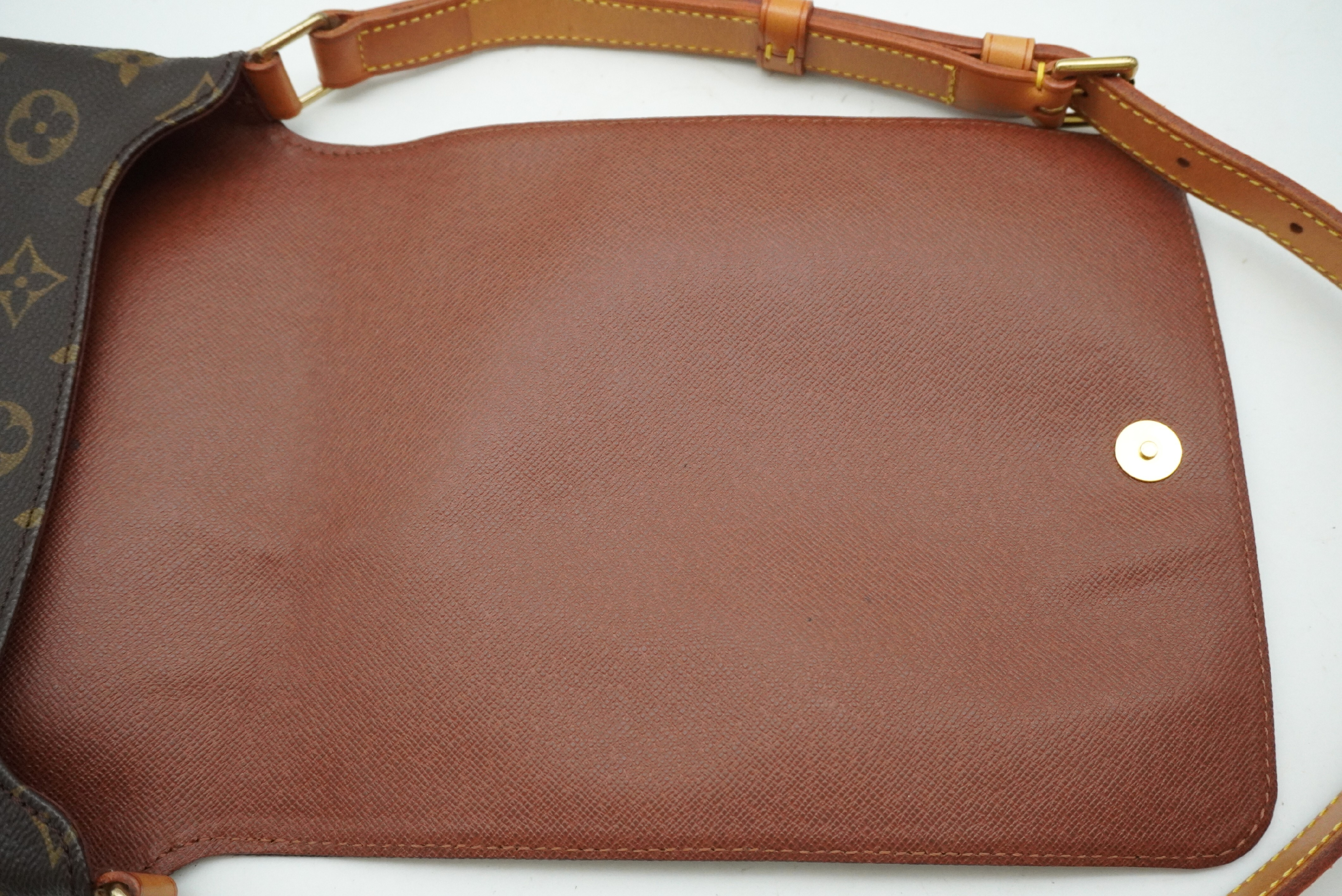 Monogram Musette Salsa Short M51258 Shoulder Bag — view 11