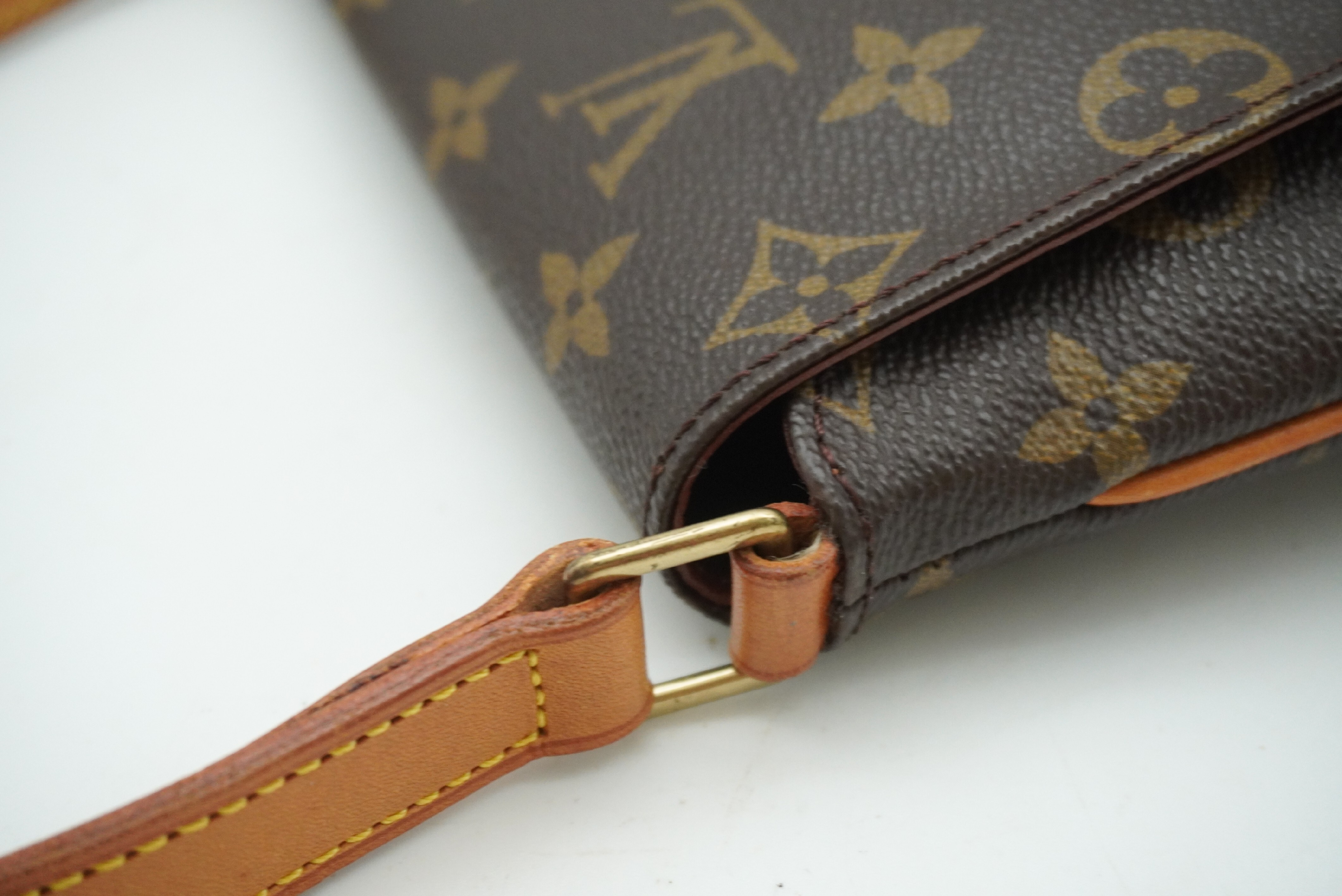 Monogram Musette Salsa Short M51258 Shoulder Bag — view 10