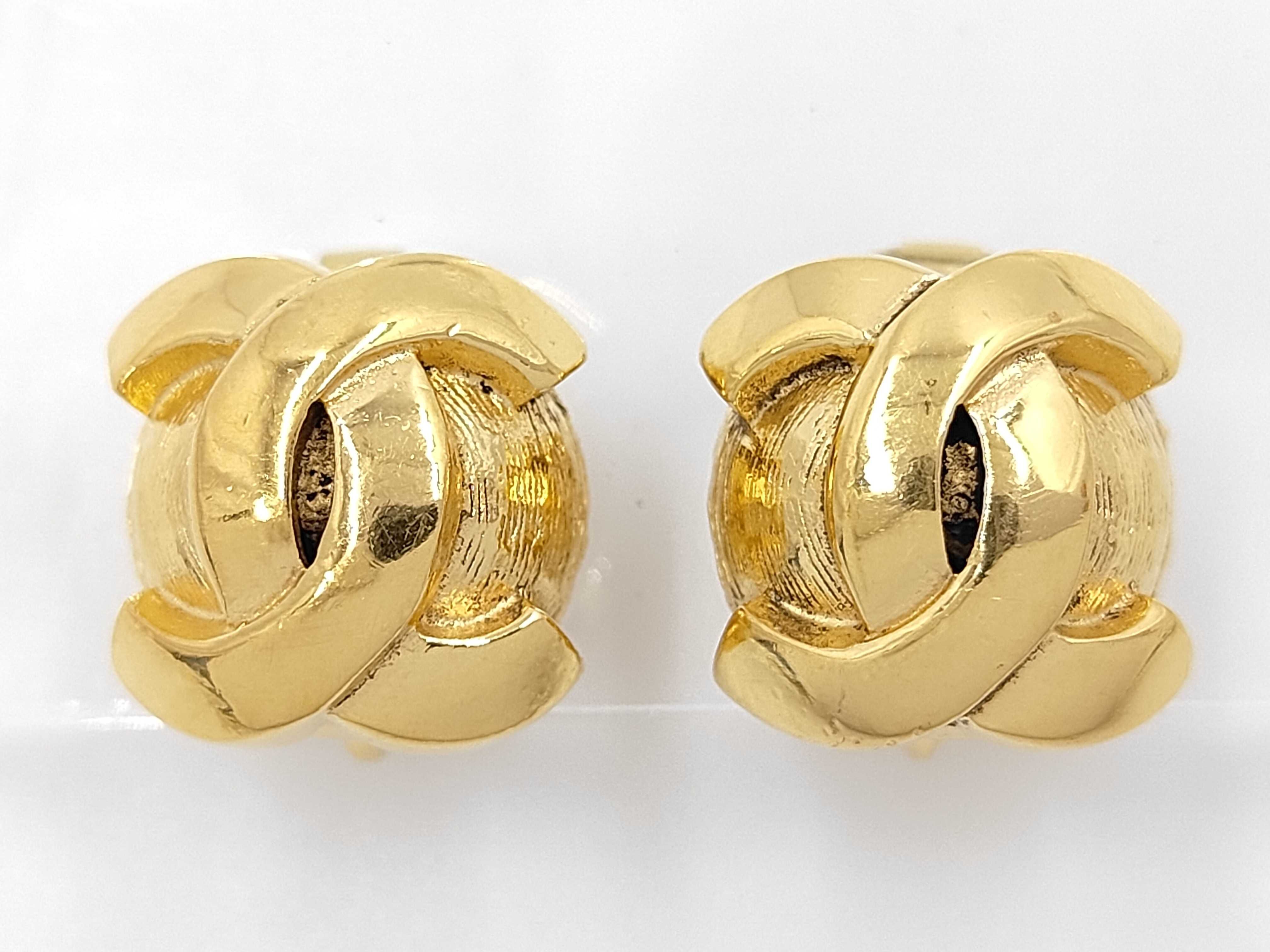 209 Coco Mark Gold Earrings