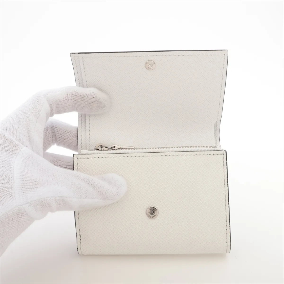 Monogram Canvas Victor Wallet M28069 White Compact Wallet (RFID detected) — view 3