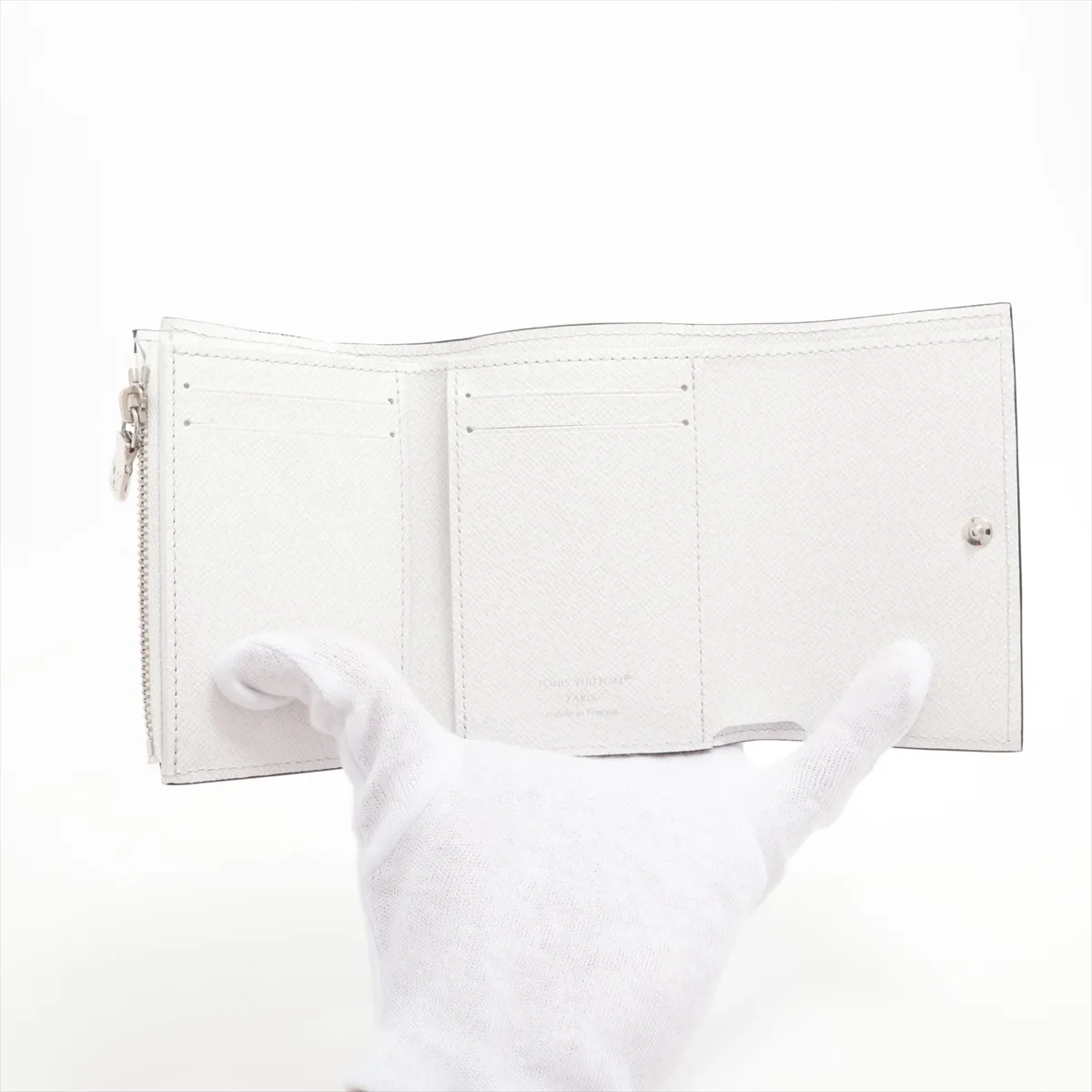Monogram Canvas Victor Wallet M28069 White Compact Wallet (RFID detected) — view 4