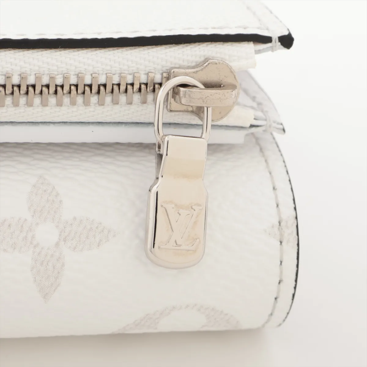 Monogram Canvas Victor Wallet M28069 White Compact Wallet (RFID detected) — view 8