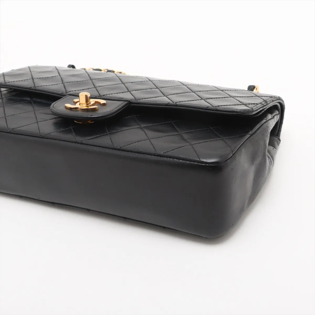Matelasse 25 Lambskin Double Flap Double Chain Bag Black Gold Hardware 0726570 Series 0 A01112 — view 3