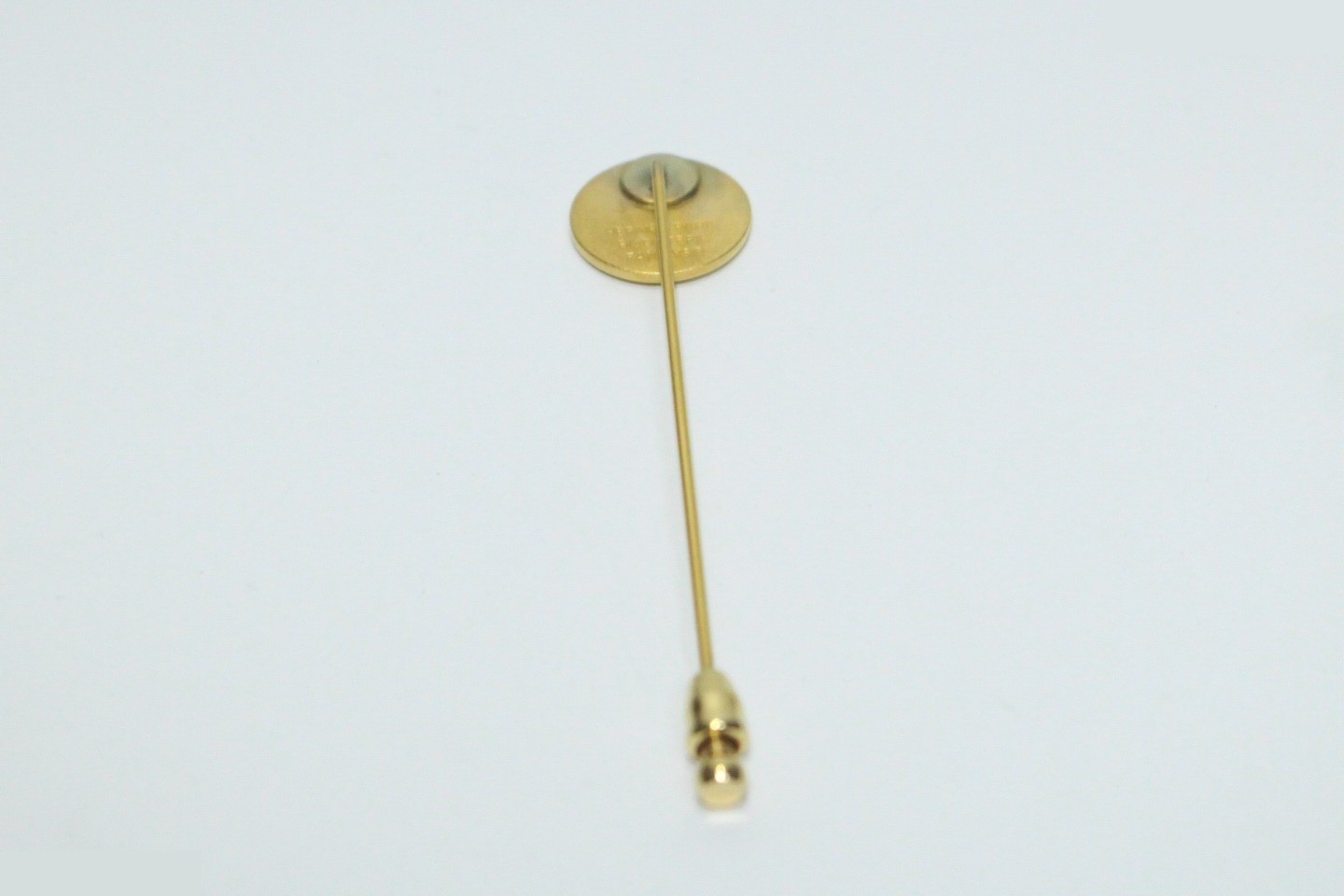 Sellier pin brooch, gold — view 4