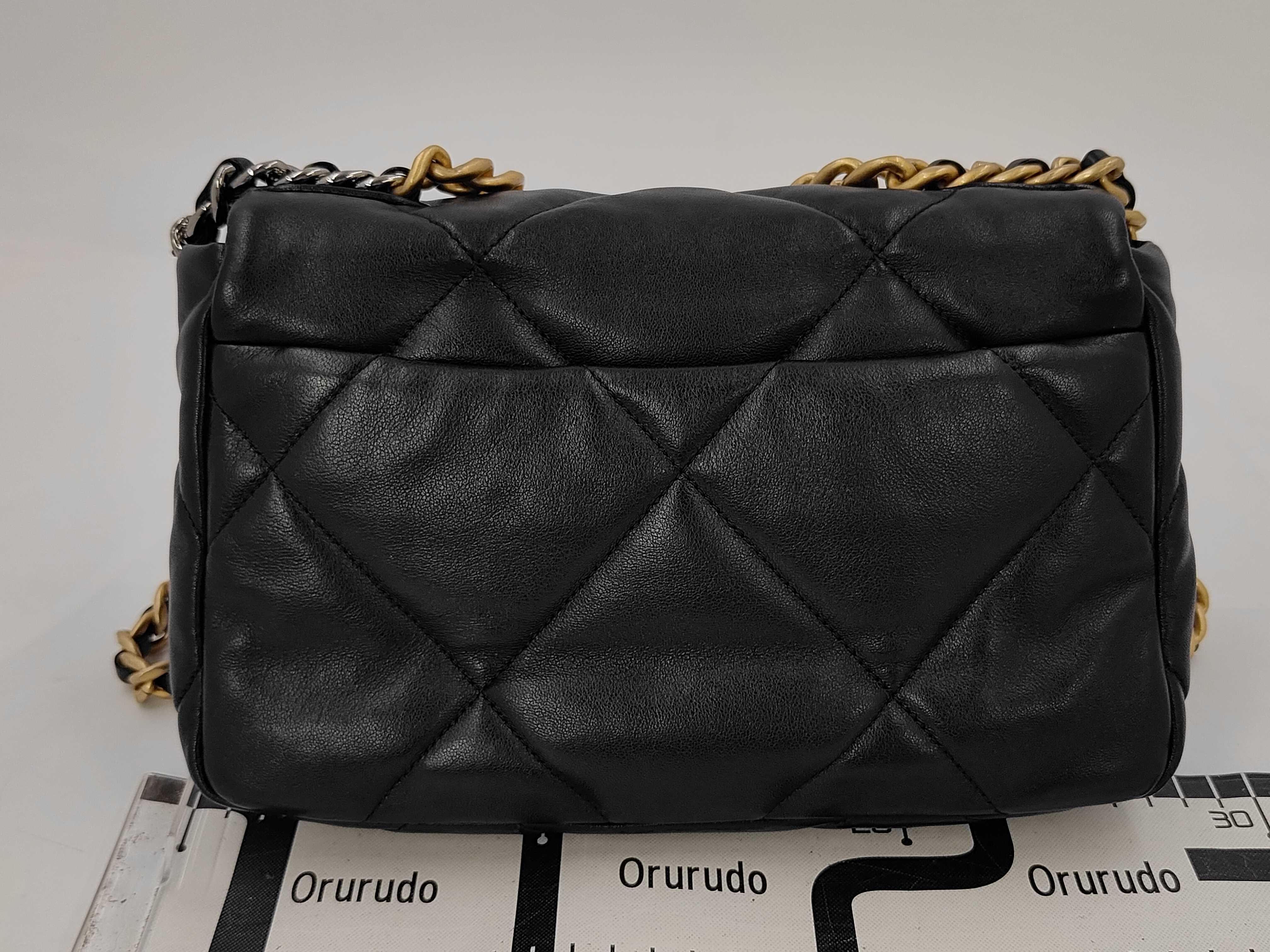 Matelassé Chanel 19 Lambskin Shoulder Bag AS1160 Bag — view 2