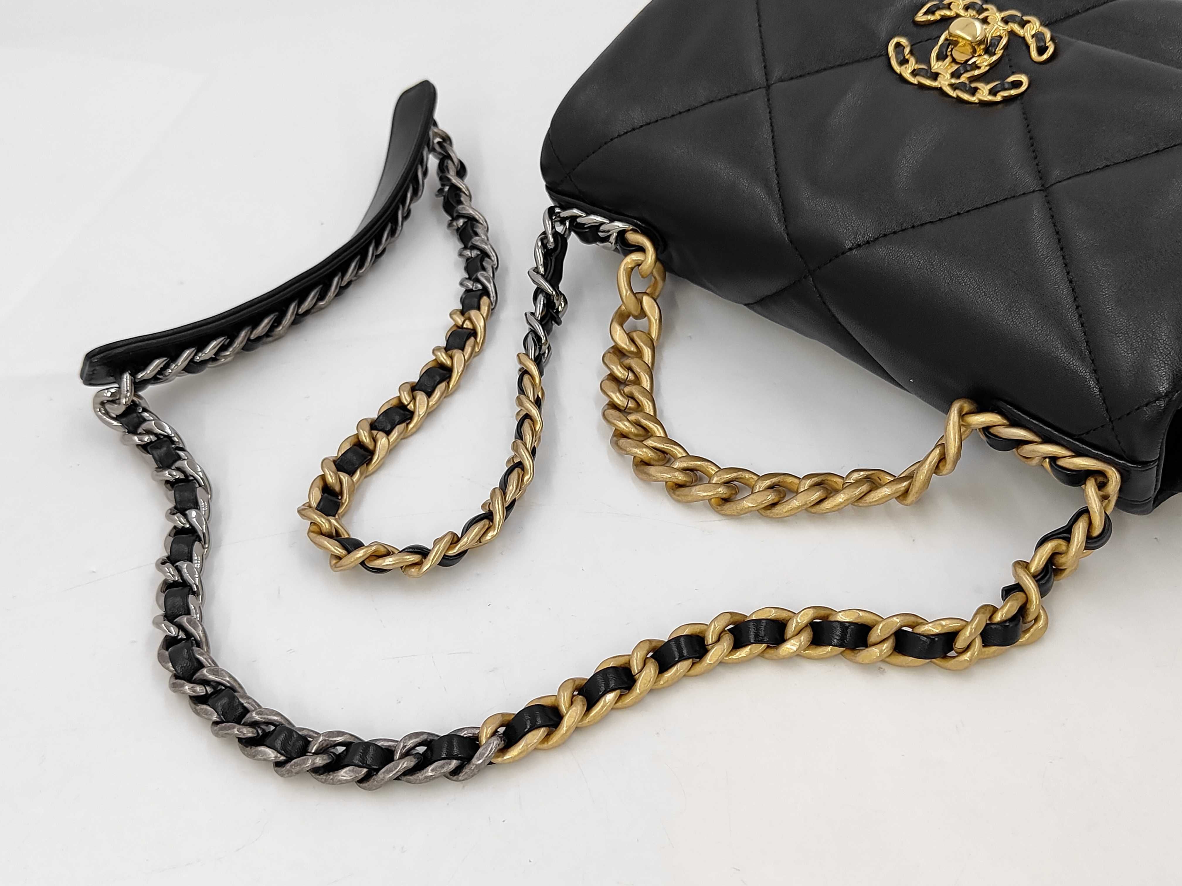 Matelassé Chanel 19 Lambskin Shoulder Bag AS1160 Bag — view 5