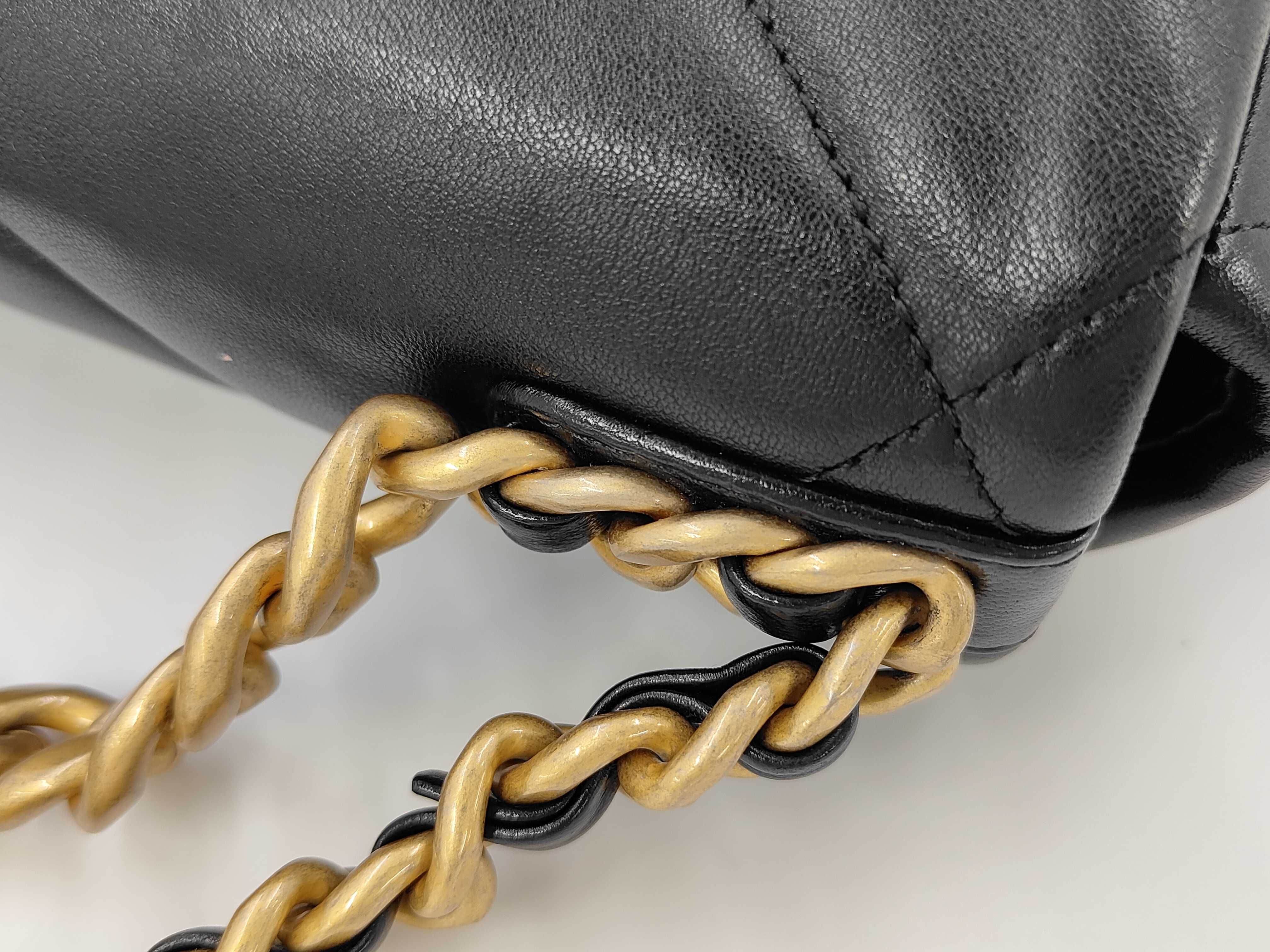 Matelassé Chanel 19 Lambskin Shoulder Bag AS1160 Bag — view 7