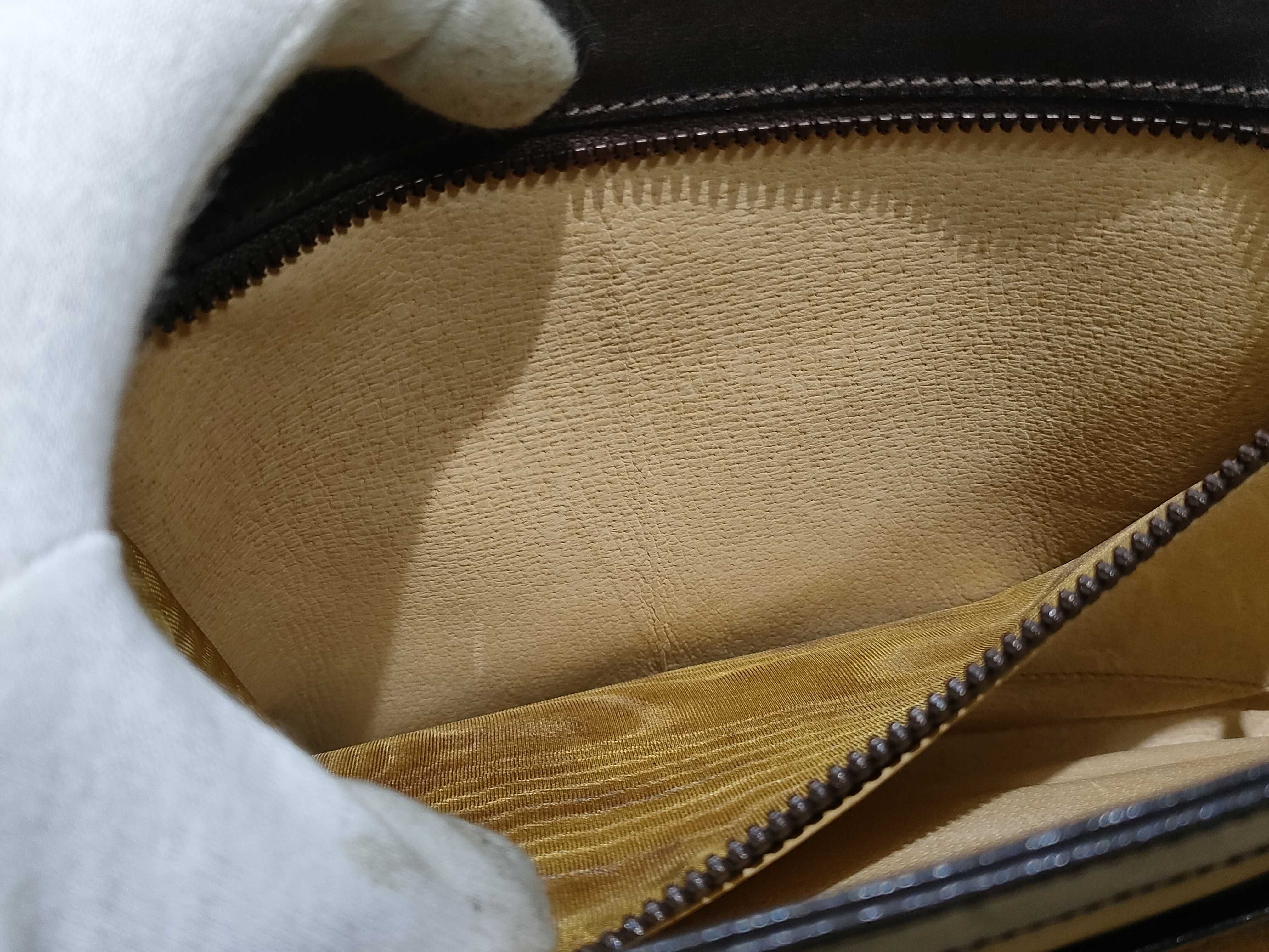 Old Leather Shoulder Bag — view 9