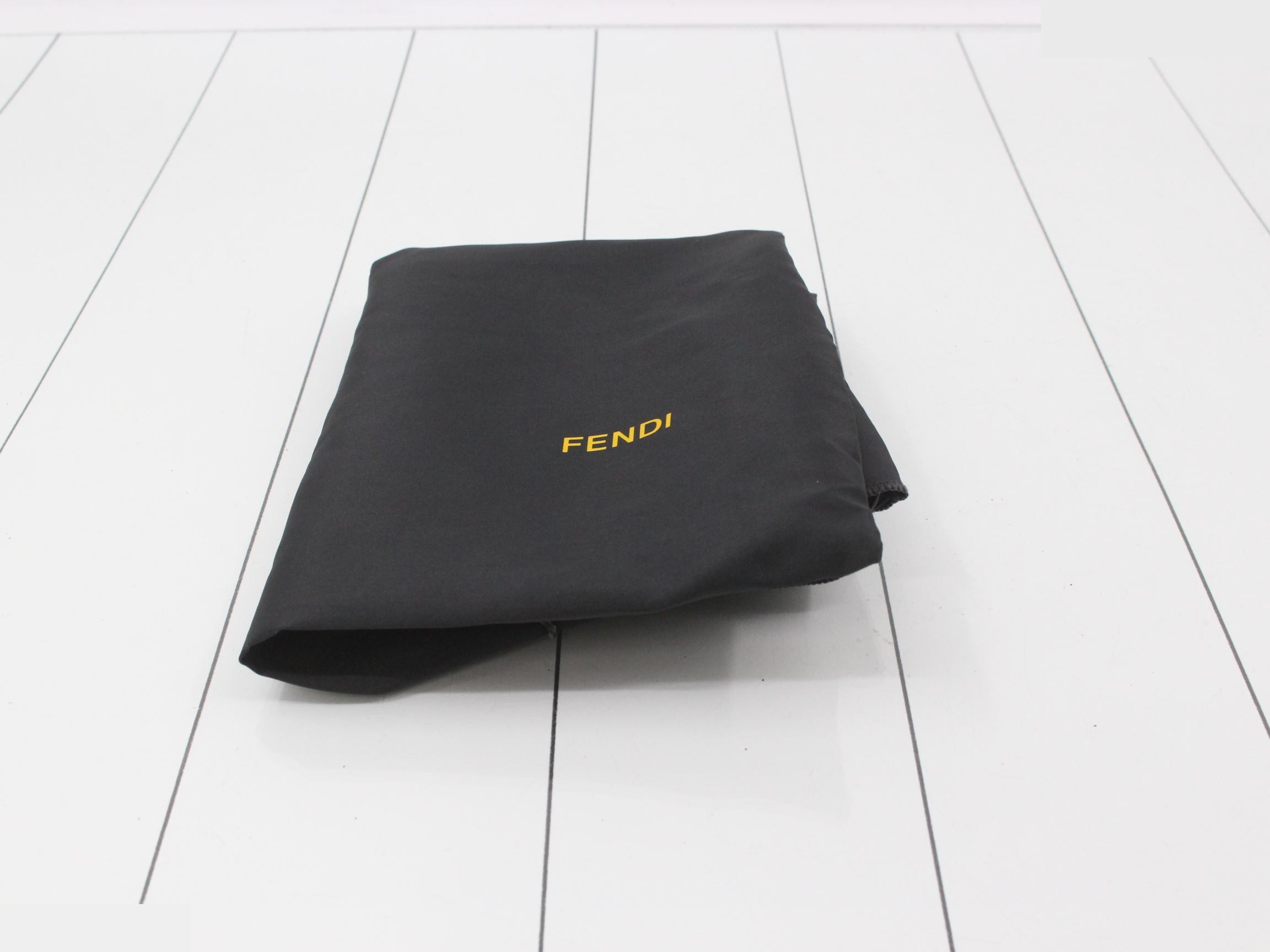 Zucchino Leather Handbag — view 7