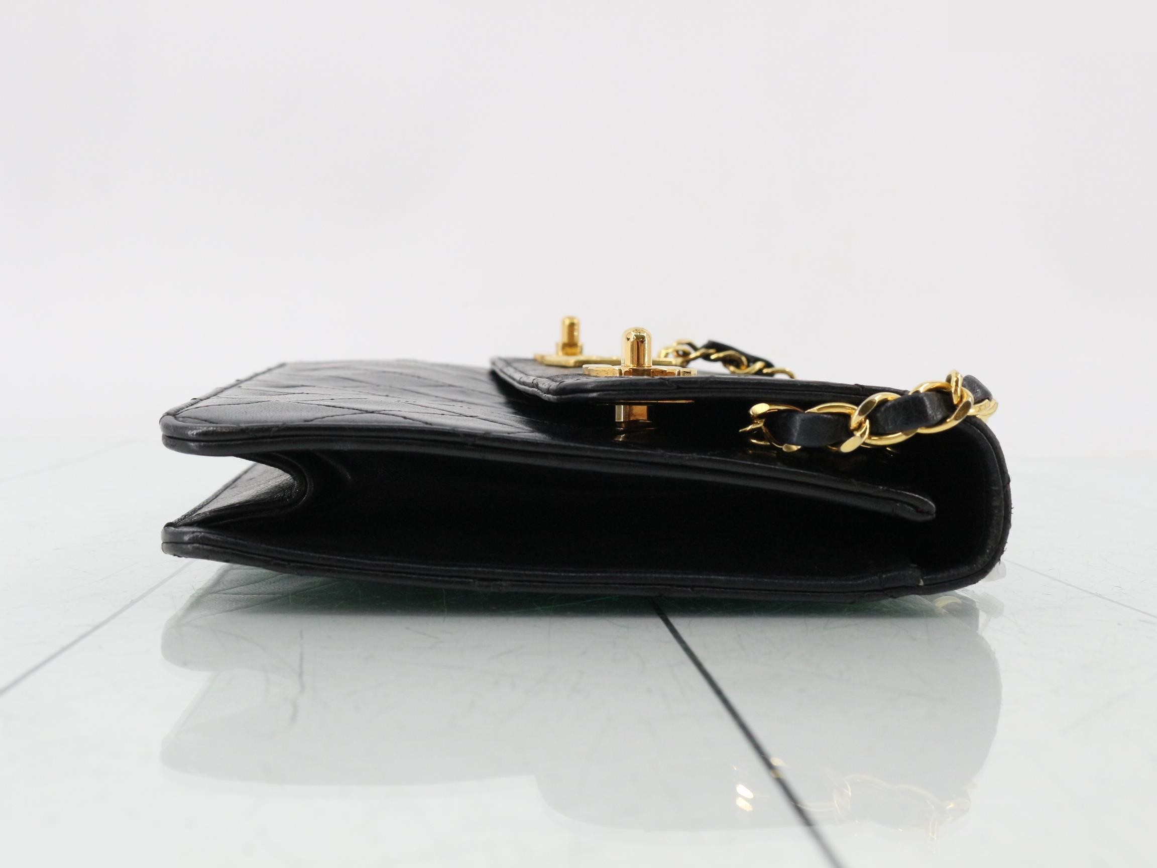 Matelassé Double Turnlock 2-Way Shoulder Bag, Unit 1 — view 3