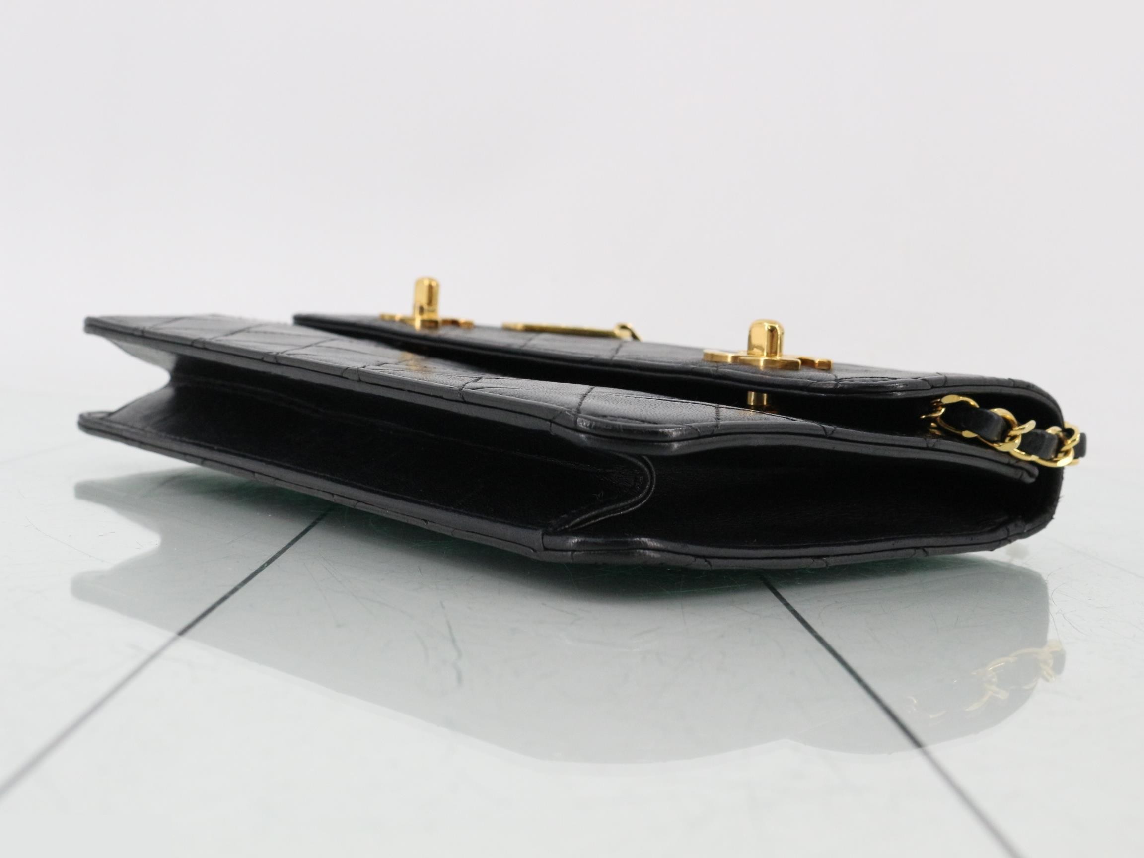 Matelassé Double Turnlock 2-Way Shoulder Bag, Unit 1 — view 6