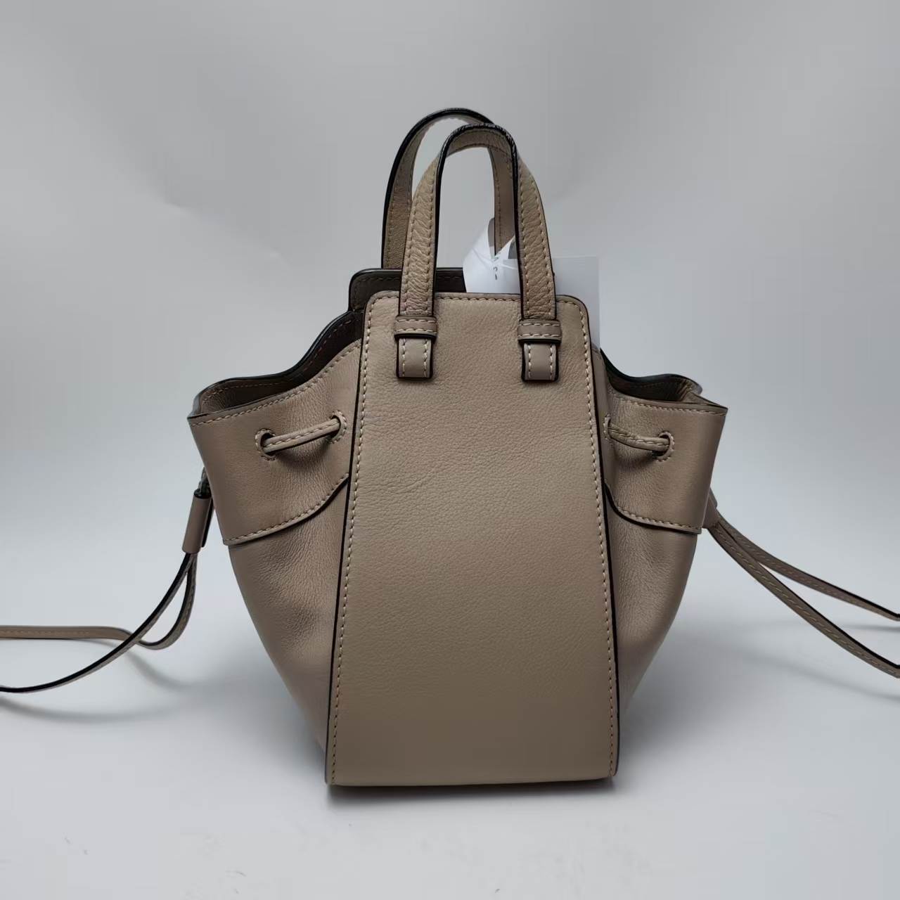 【*Shipped from: China*】LOEWE Hammock Leather Handbag — view 2