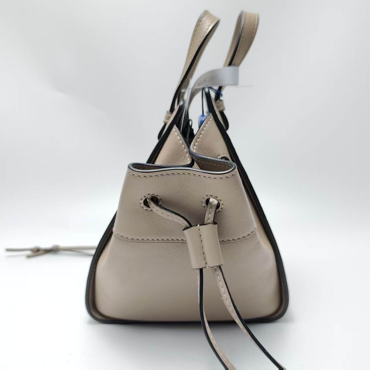 【*Shipped from: China*】LOEWE Hammock Leather Handbag — view 3