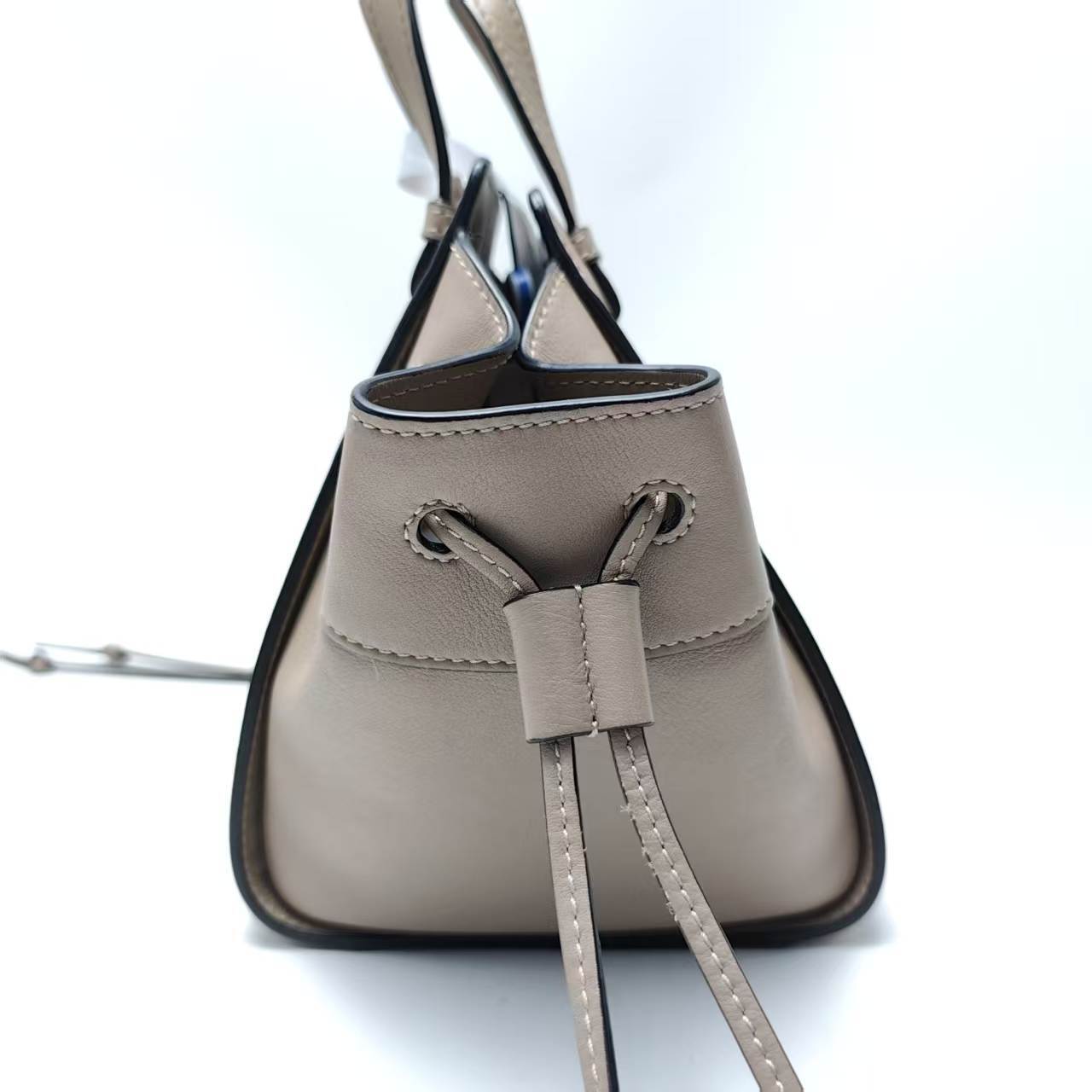 【*Shipped from: China*】LOEWE Hammock Leather Handbag — view 4