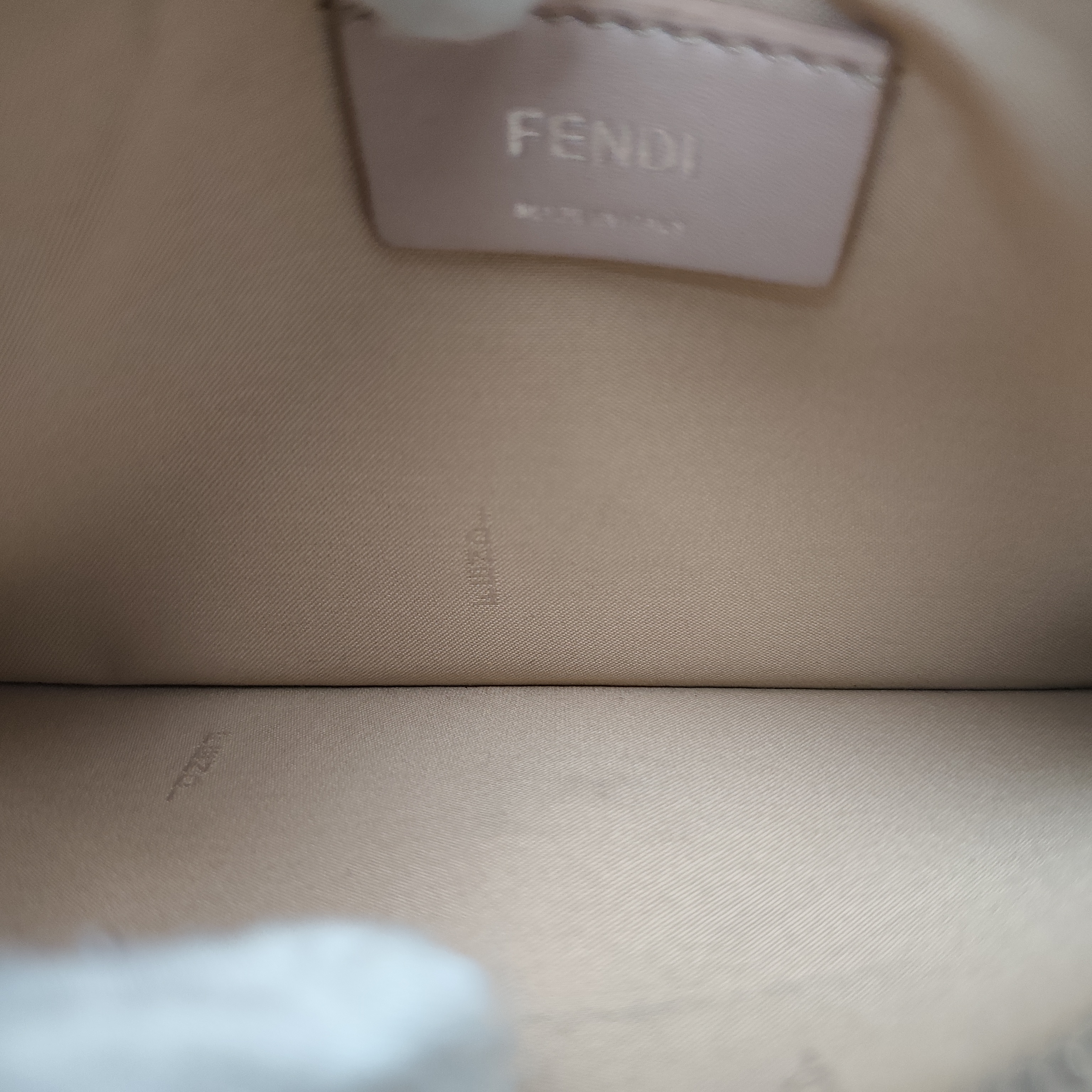 【*Shipped from: China*】FENDI Leather Shoulder Bag — view 9