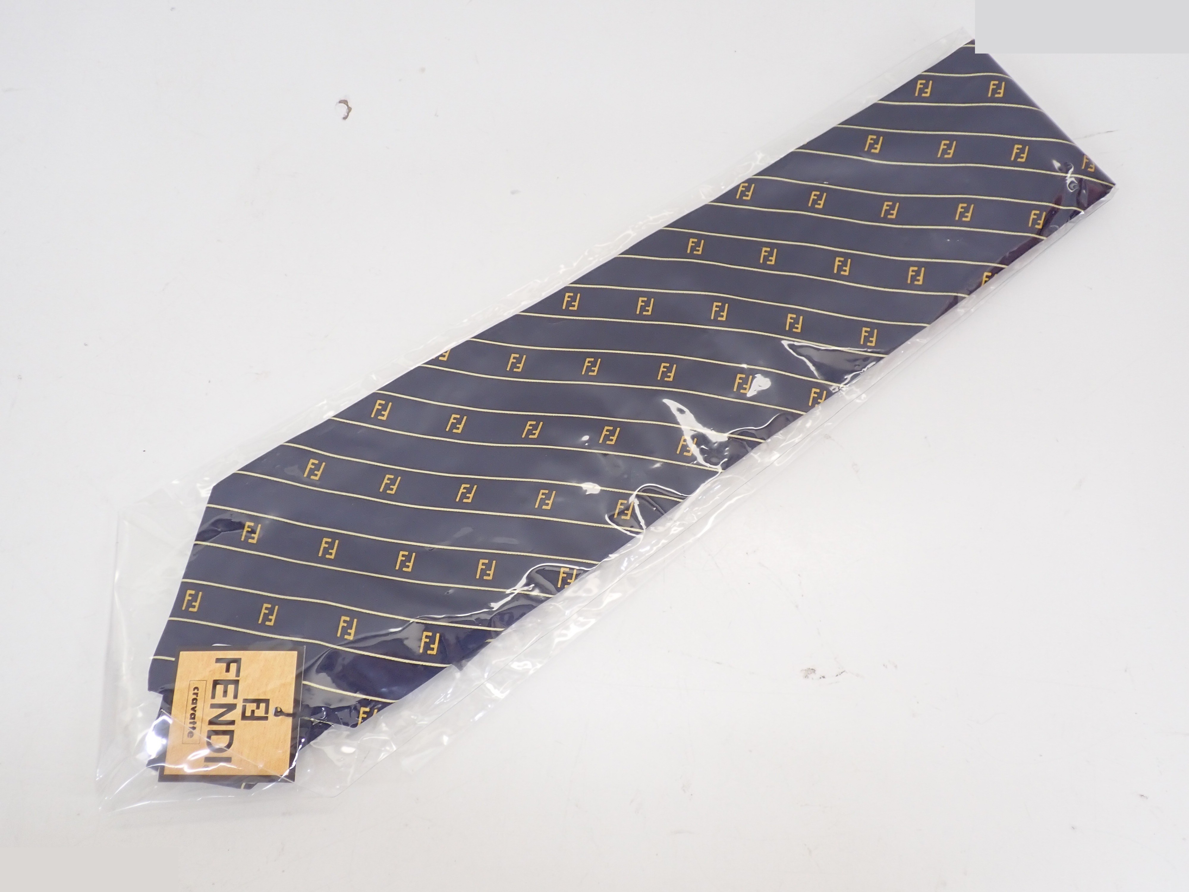 Unused necktie — view 5