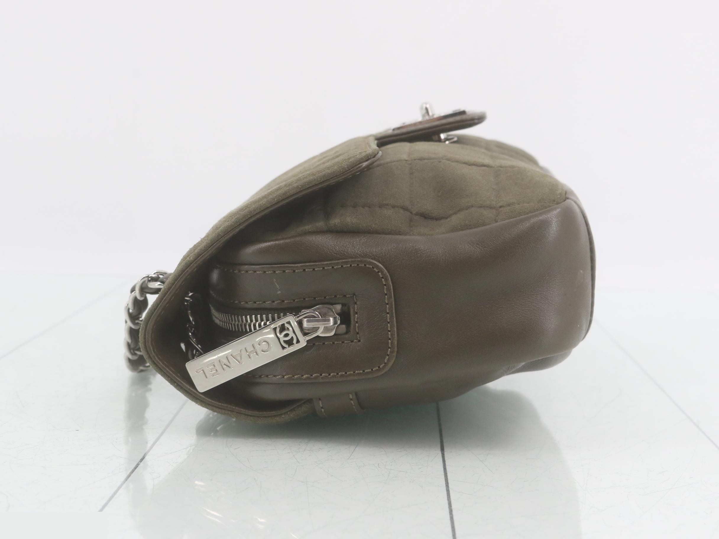 Chocolate bar style, suede x leather, khaki, silver hardware, double chain. — view 4