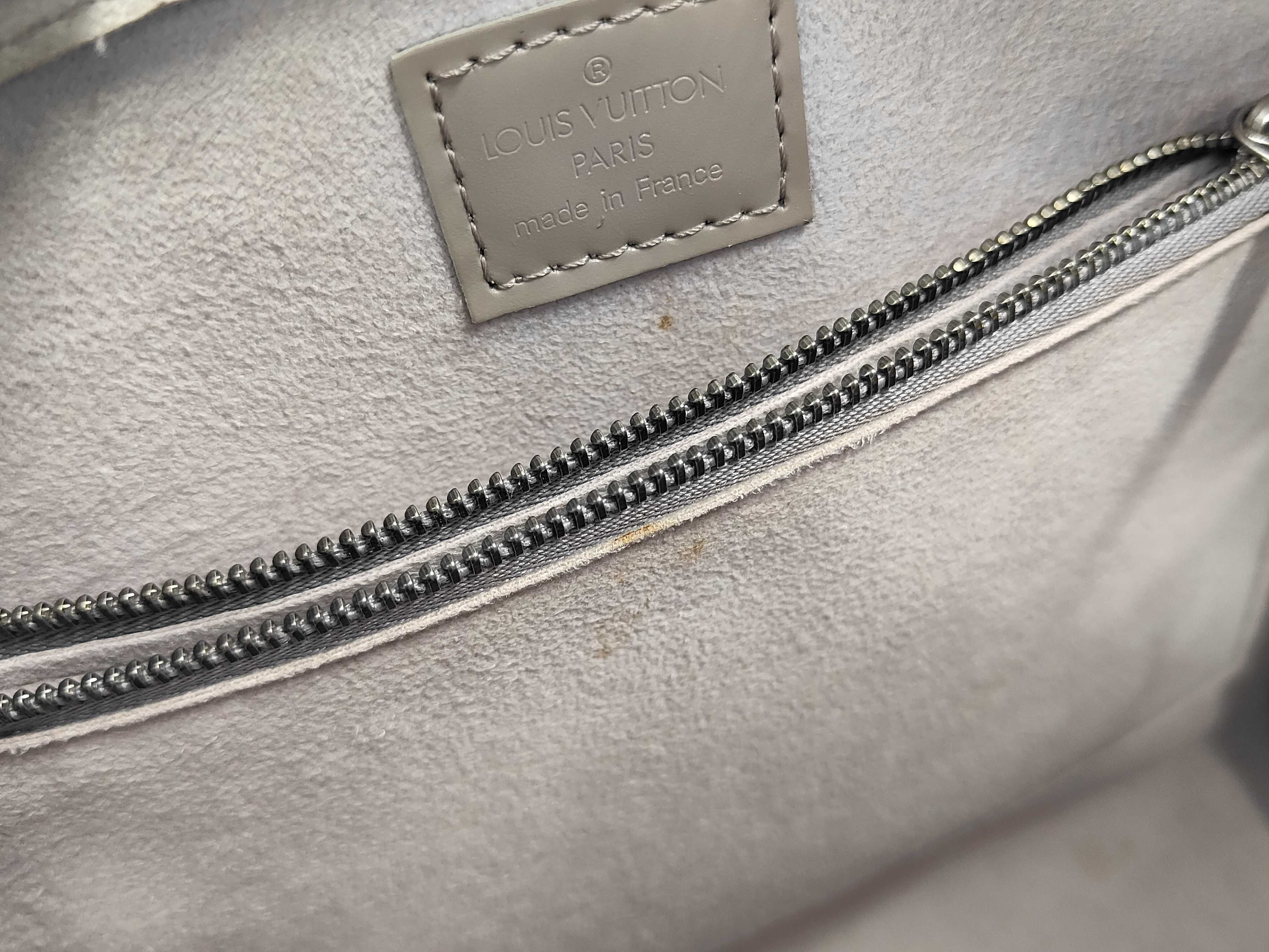 LV Epi Pont Neuf M5205B Handbag — view 9