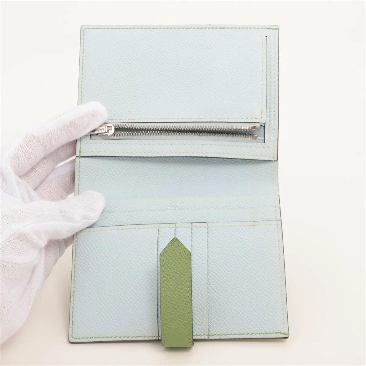 Bearn Compact Verso Veau Epsom Compact Wallet Vert Cricket x Blue Plume Silver Hardware — view 3
