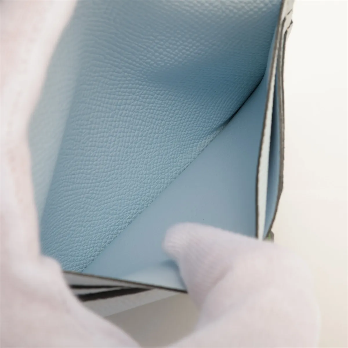 Bearn Compact Verso Veau Epsom Compact Wallet Vert Cricket x Blue Plume Silver Hardware — view 5