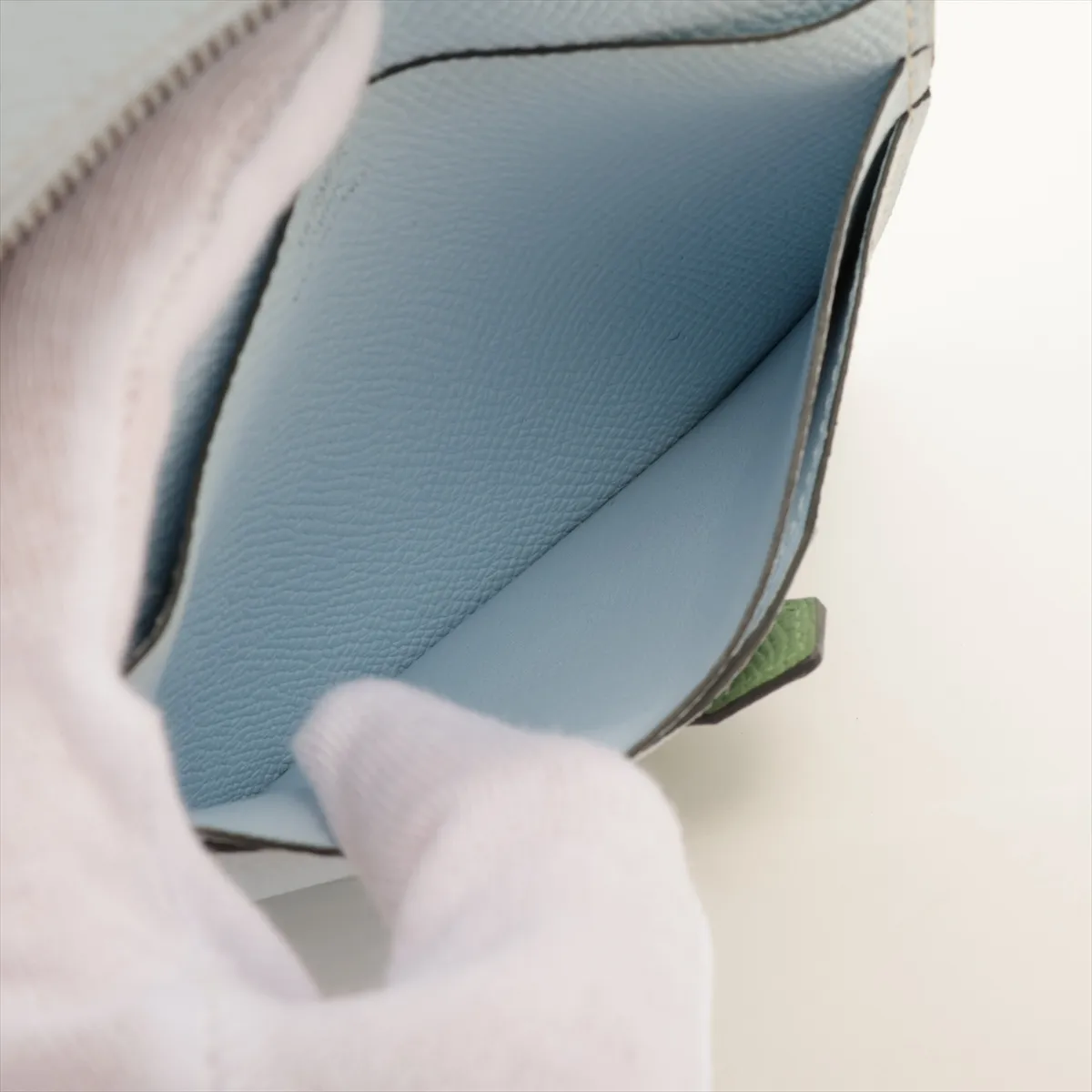Bearn Compact Verso Veau Epsom Compact Wallet Vert Cricket x Blue Plume Silver Hardware — view 6