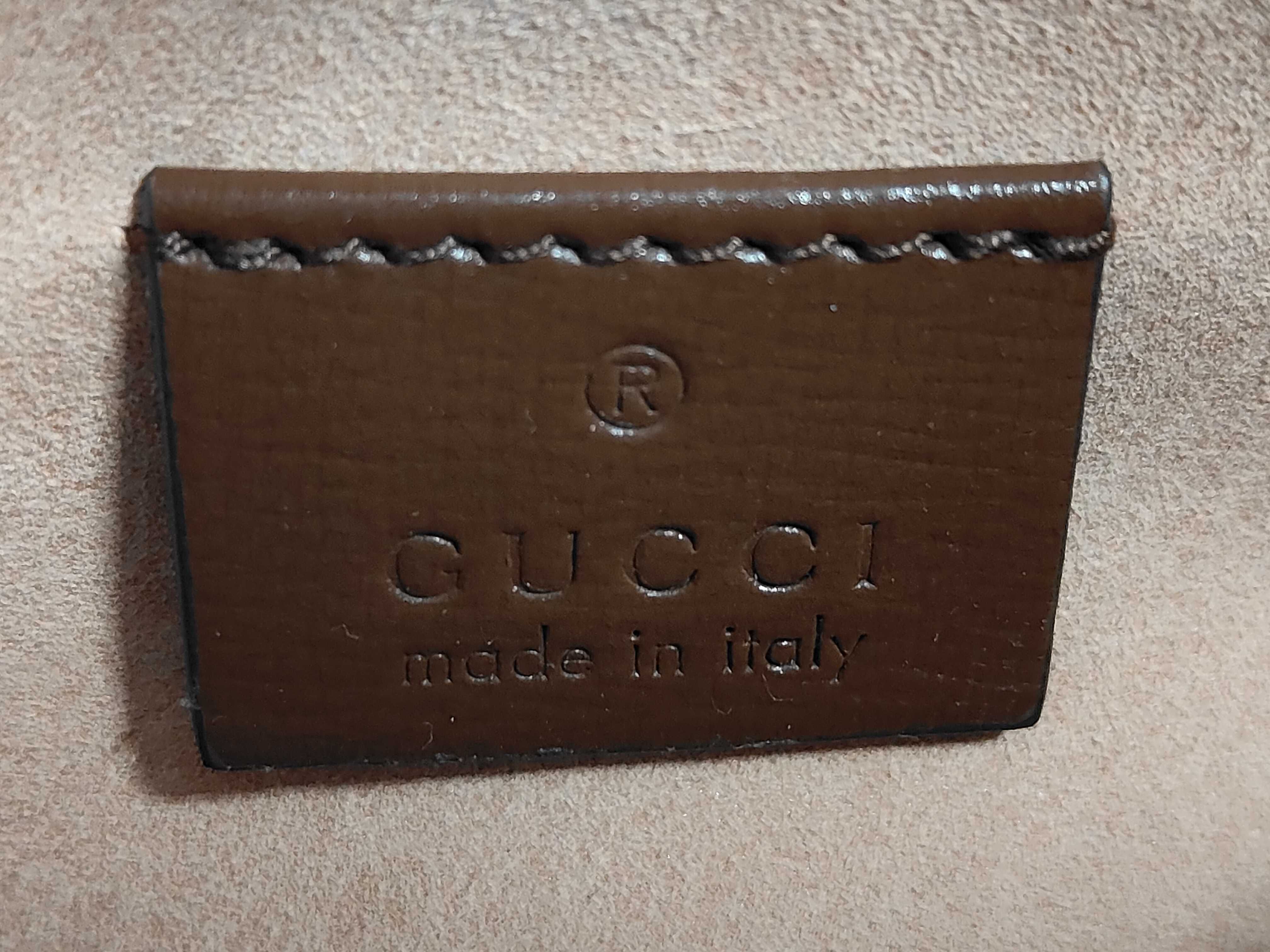GG Supreme Leather Shoulder Bag — view 9