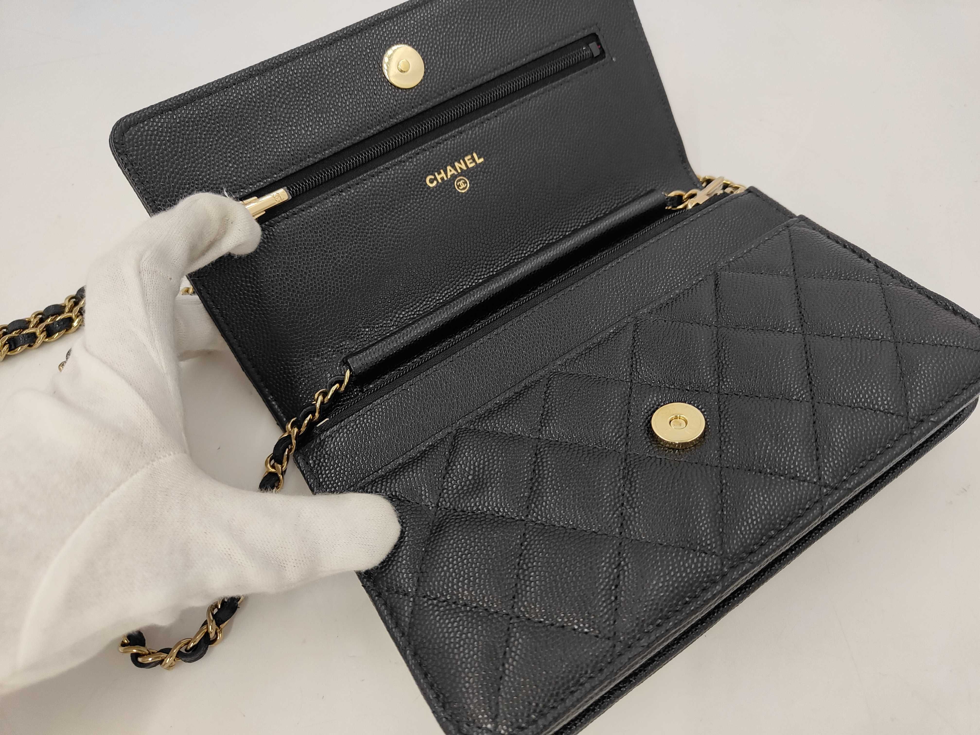 Matelassé Caviar Skin Chain Shoulder Bag — view 7