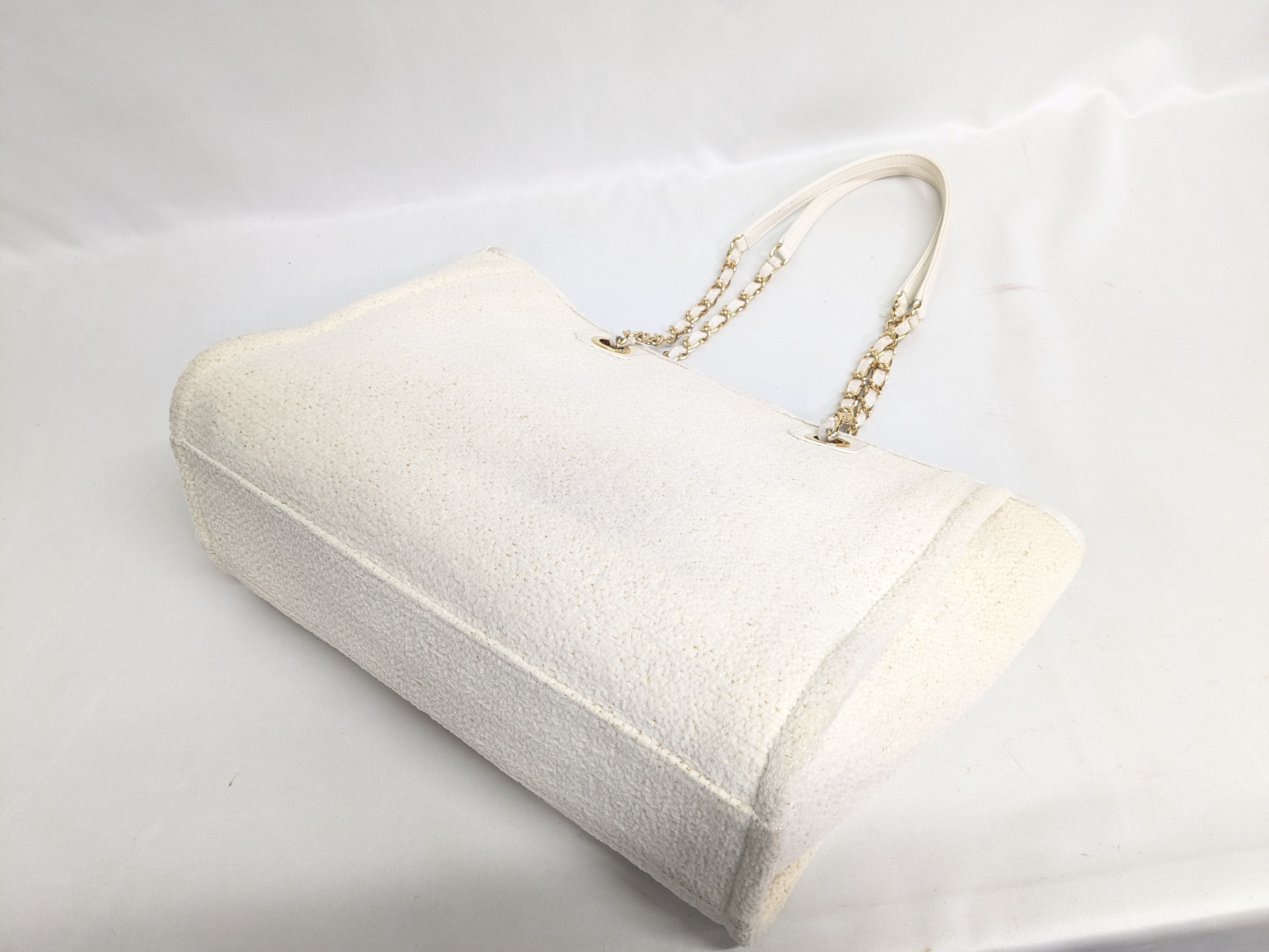 Deauville Chain Tote Bag with Seal and Guarantee Card (28251223) — view 6