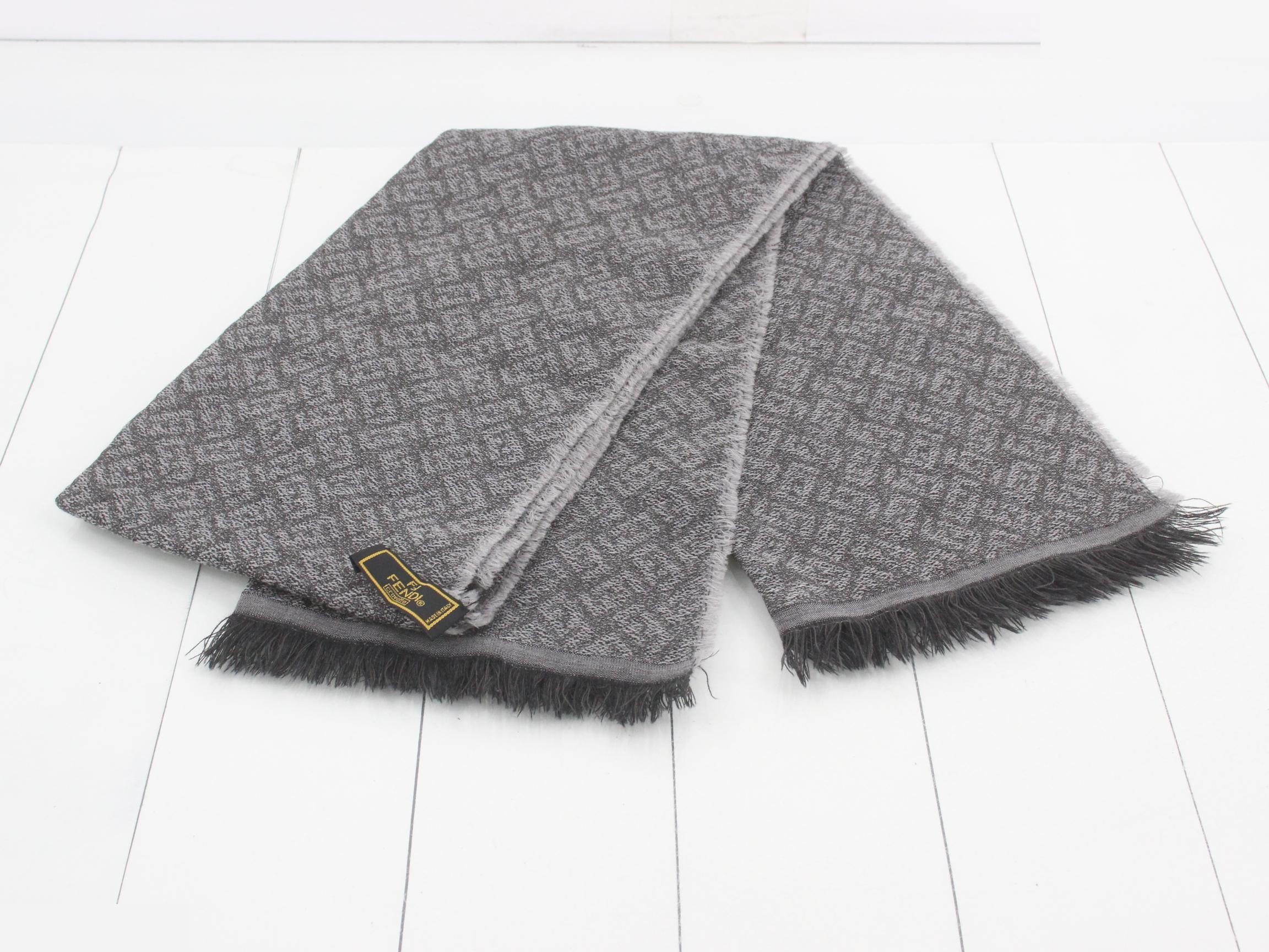 ZUCCA scarf with tag — view 3