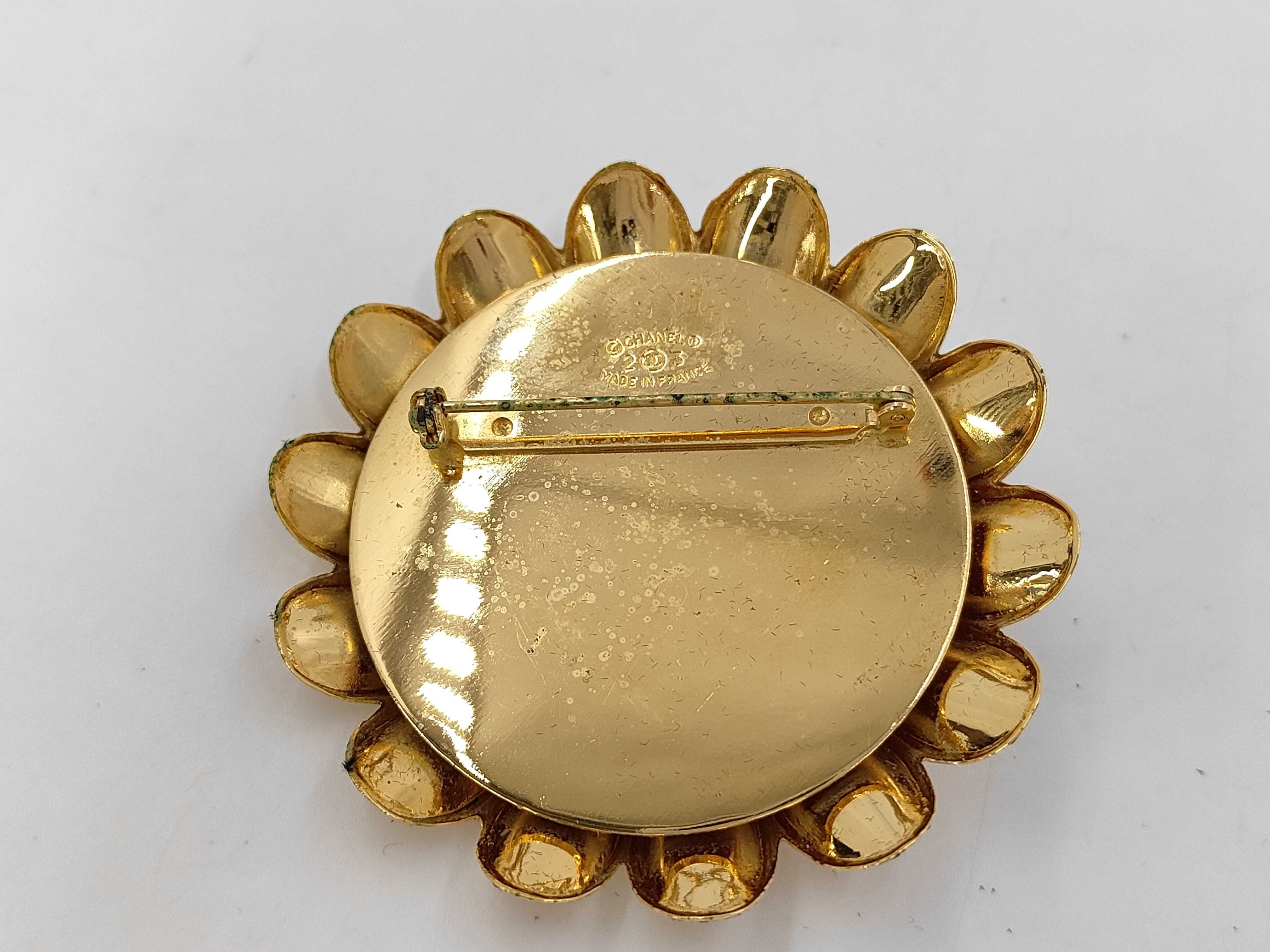 23 Pearl Brooch — view 2