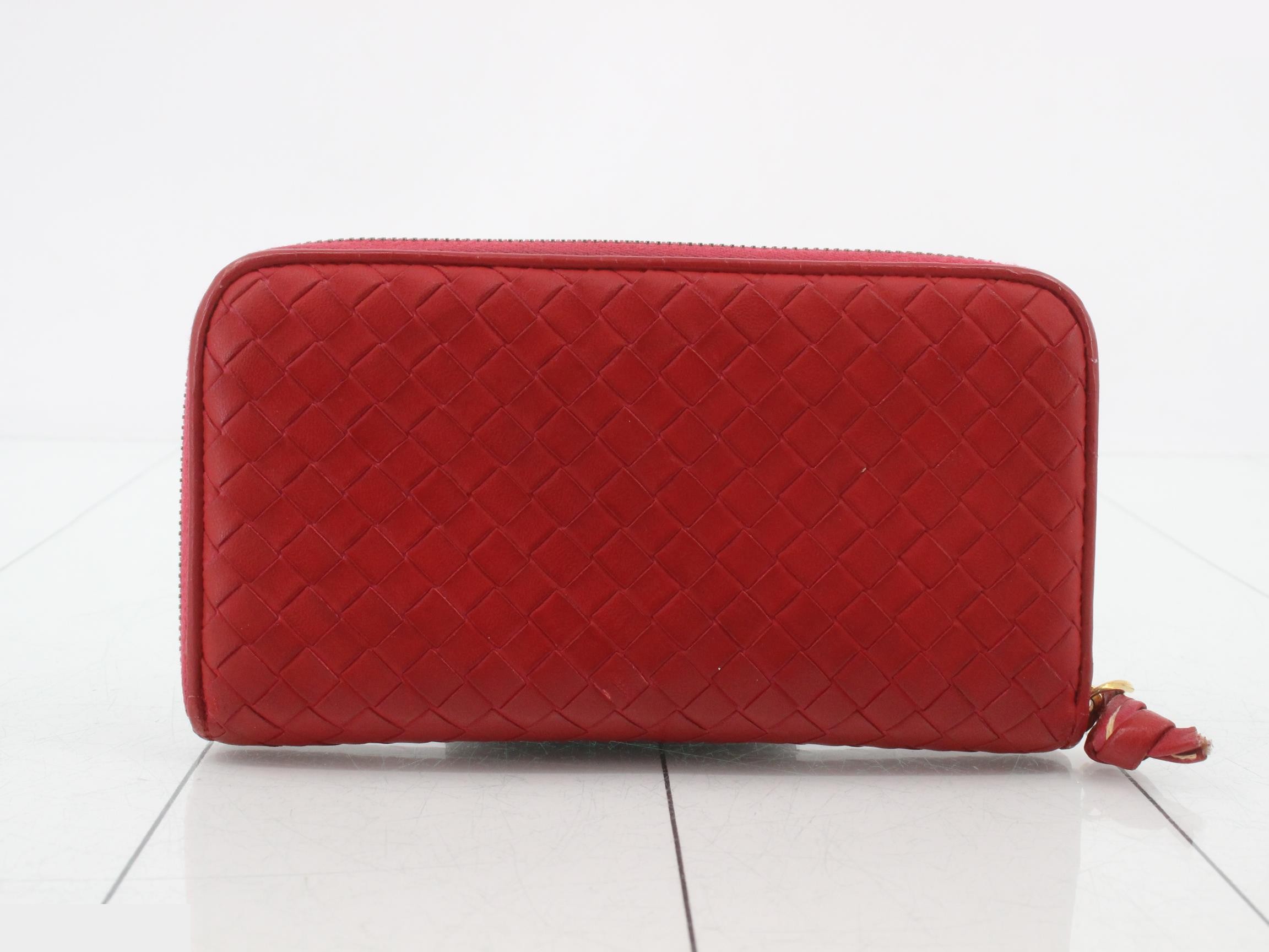 Intrecciato long wallet, round shape, leather, red — view 2