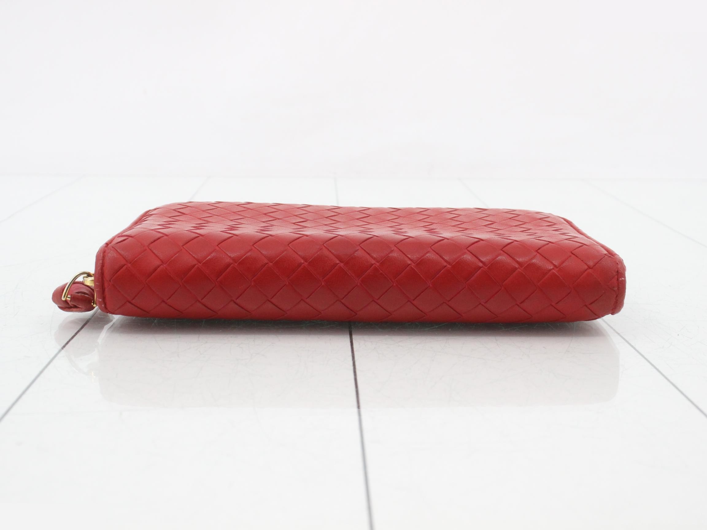 Intrecciato long wallet, round shape, leather, red — view 3