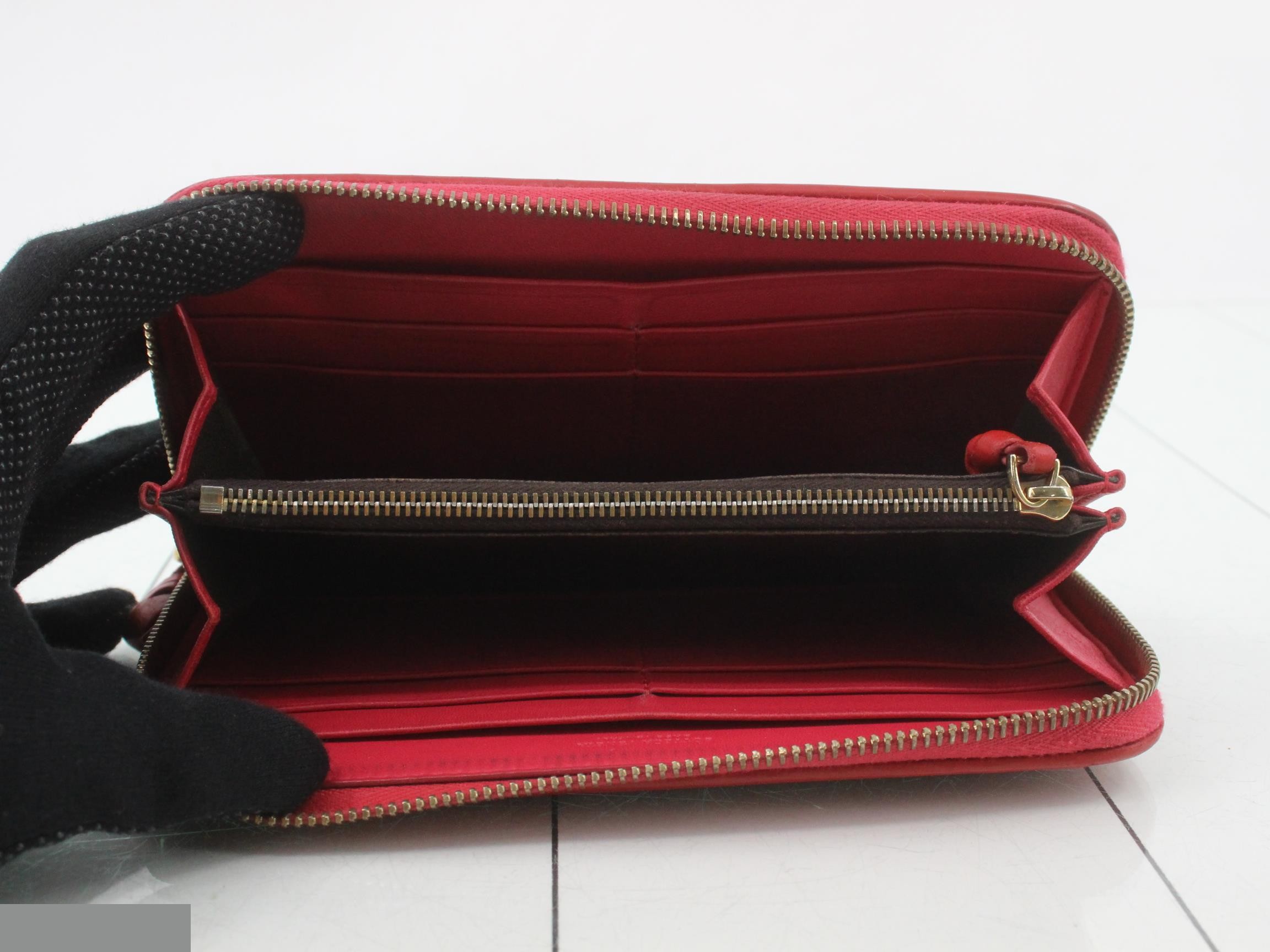 Intrecciato long wallet, round shape, leather, red — view 4