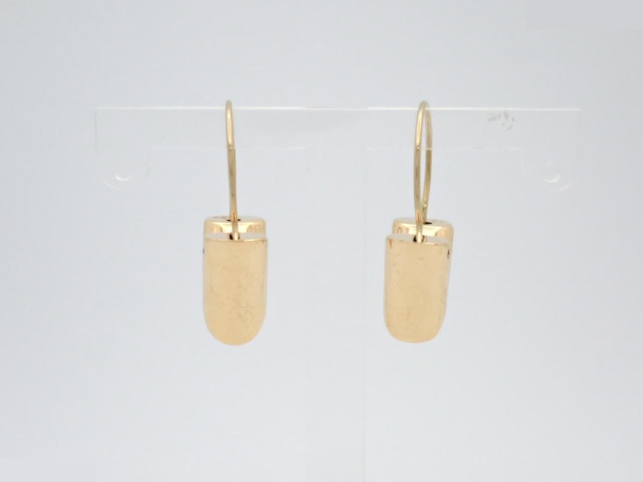 Essential V-shaped earrings — view 2