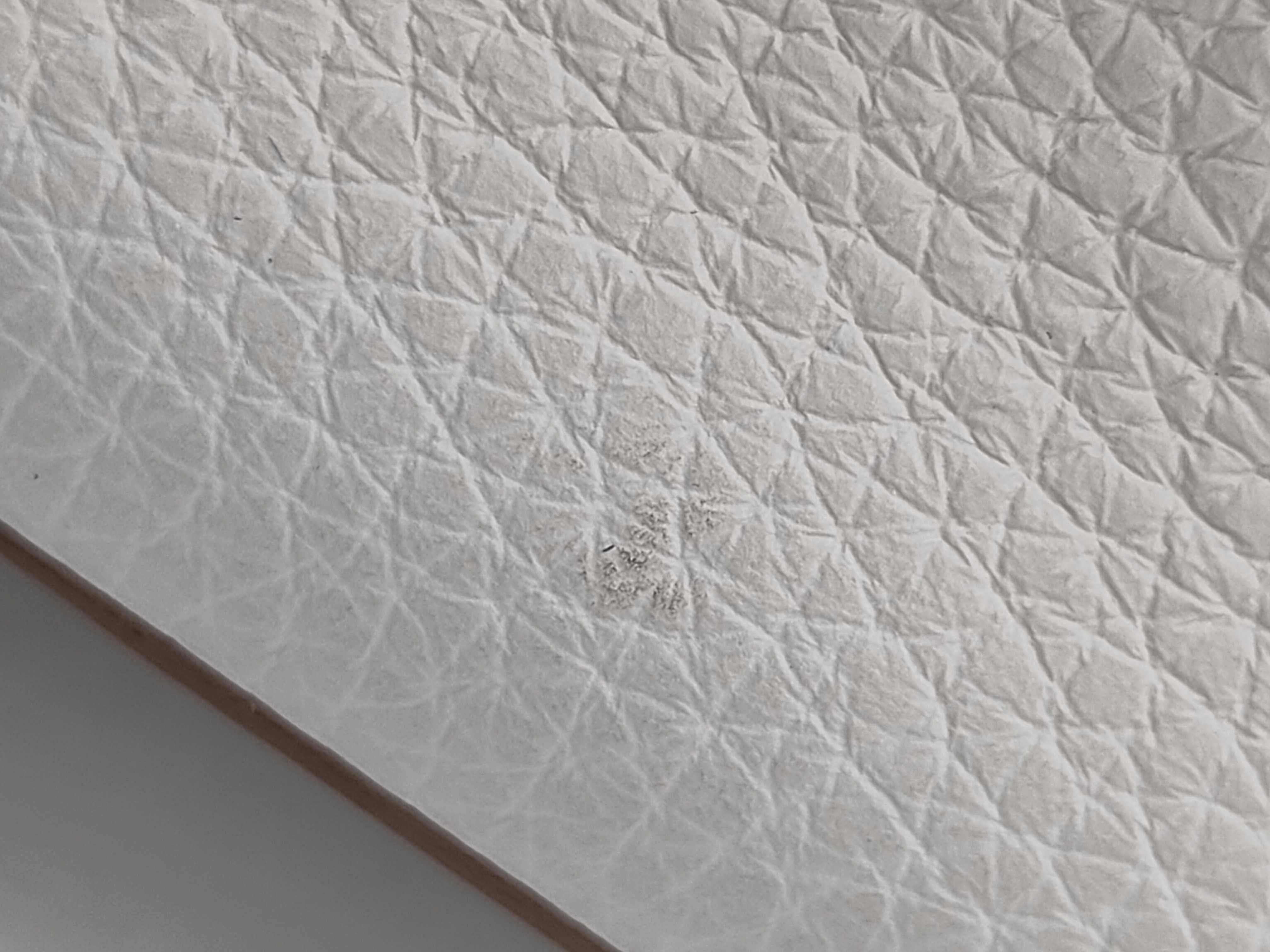 In the Loop 18 handbag, made of Taurillon x Swift leather, in ivory, with W stamp. — view 12