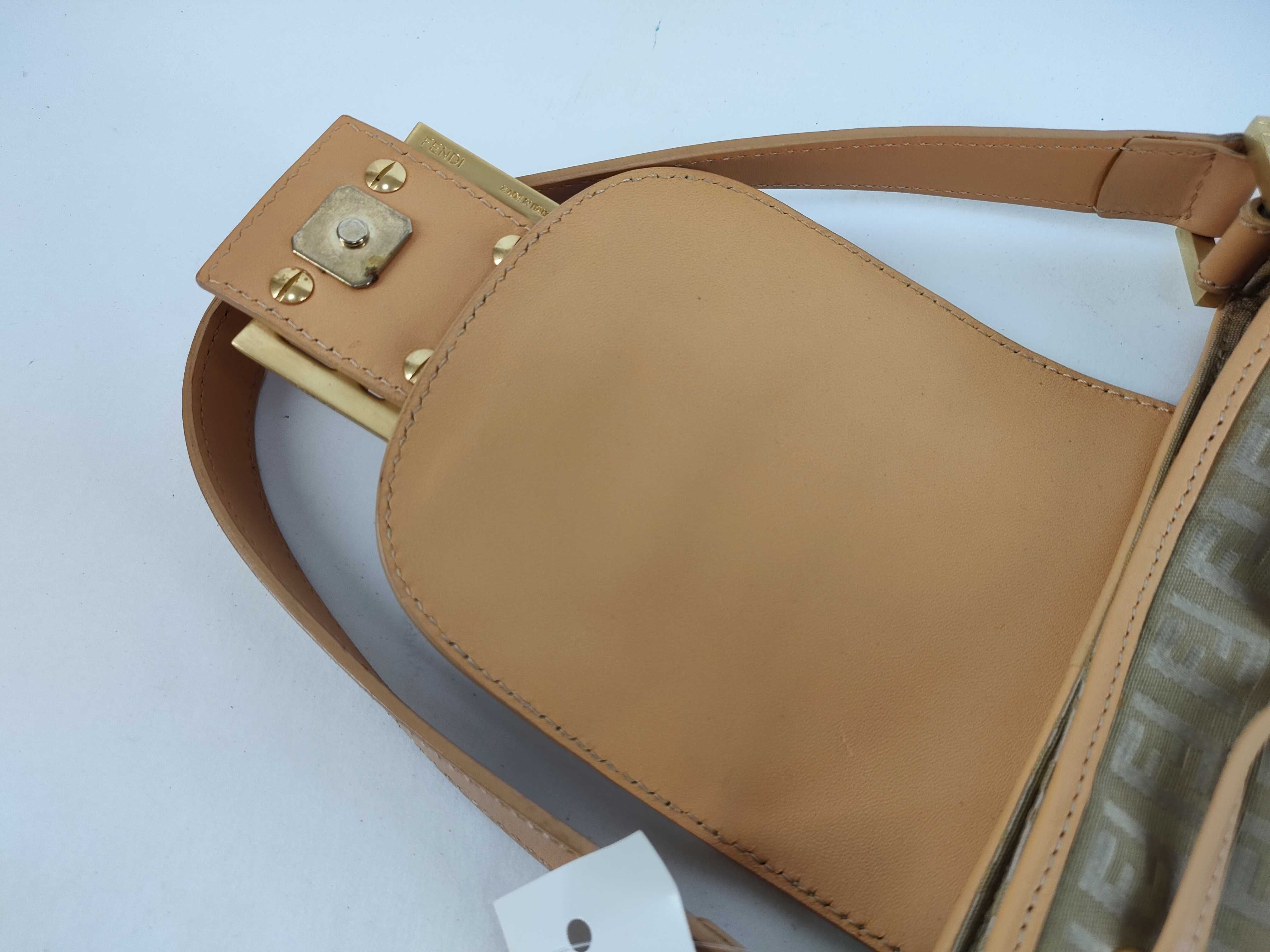 Mini Handbag Shoulder Bag — view 9