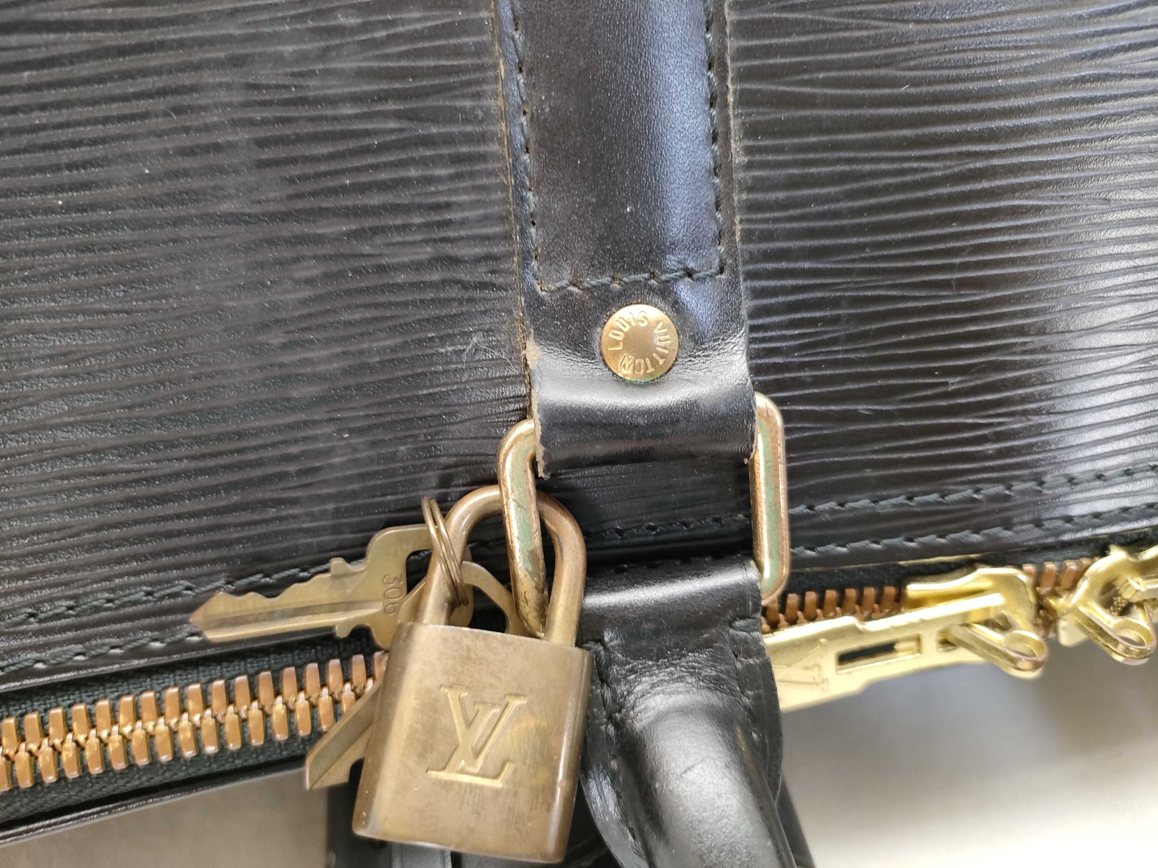 Epi Keepall 45 M59152 VI1905 Black Boston Bag — view 5