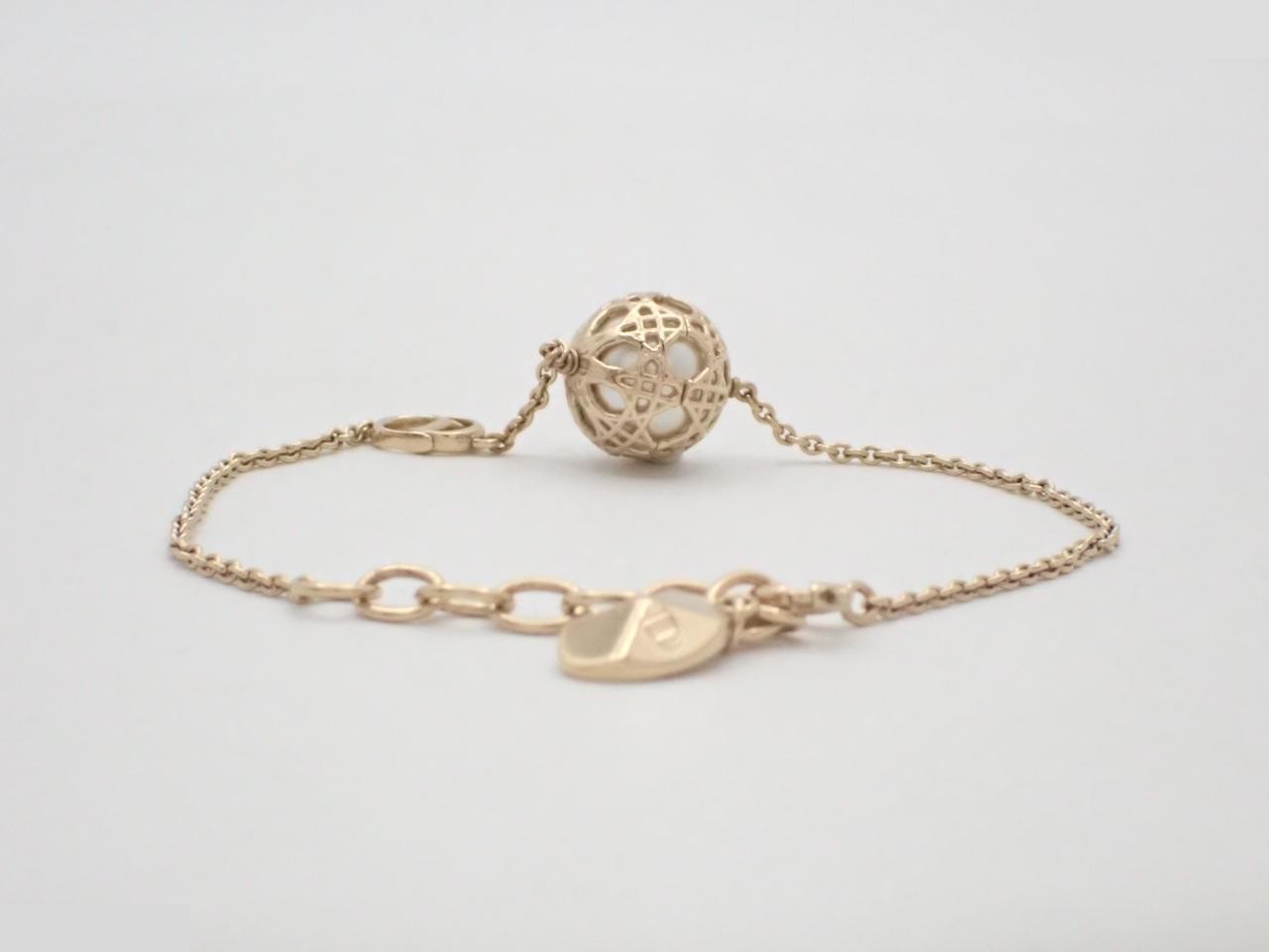 Other items: Precious metal bracelets and bangles (metal), wrist circumference approximately 19 cm. — view 2
