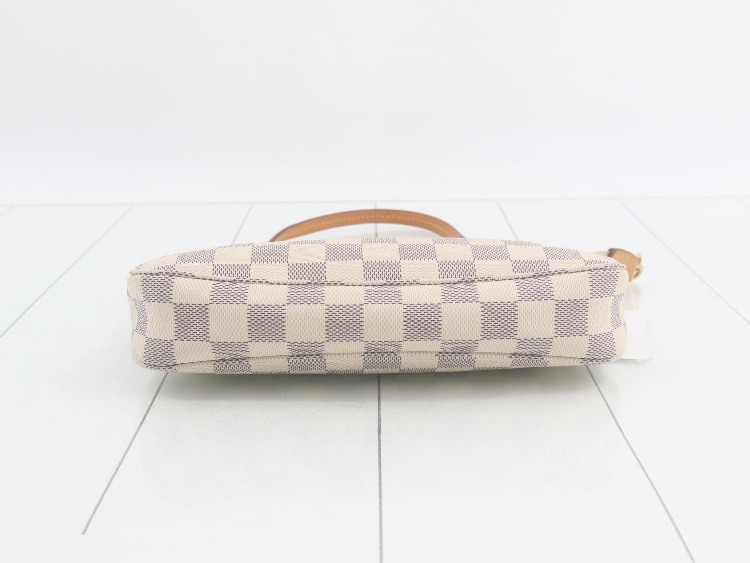 Damier Azur Pochette Cosmetic — view 3