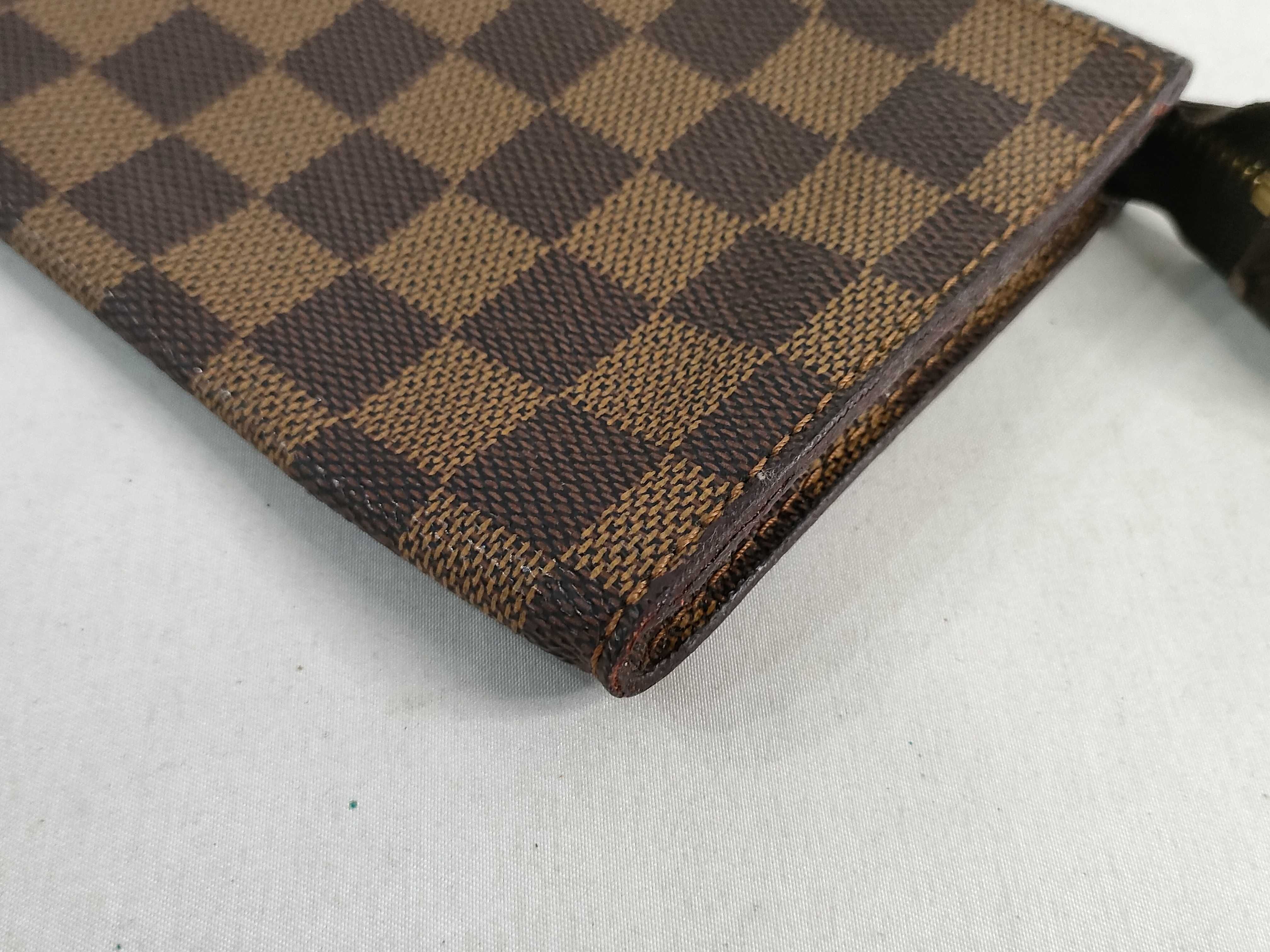 Damier bag, Louis Vuitton Damier, includes only the pouch. — view 3