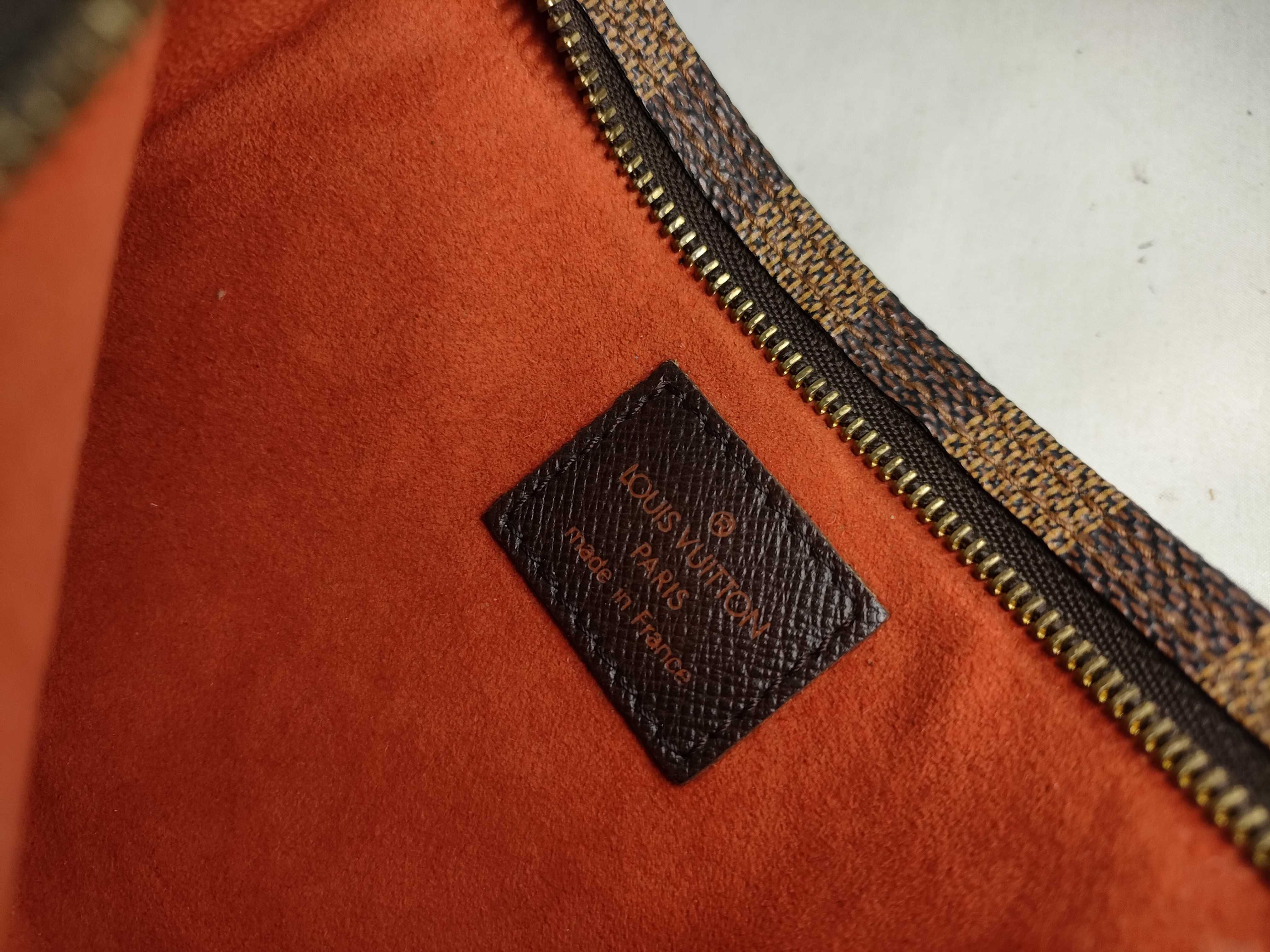Damier bag, Louis Vuitton Damier, includes only the pouch. — view 8