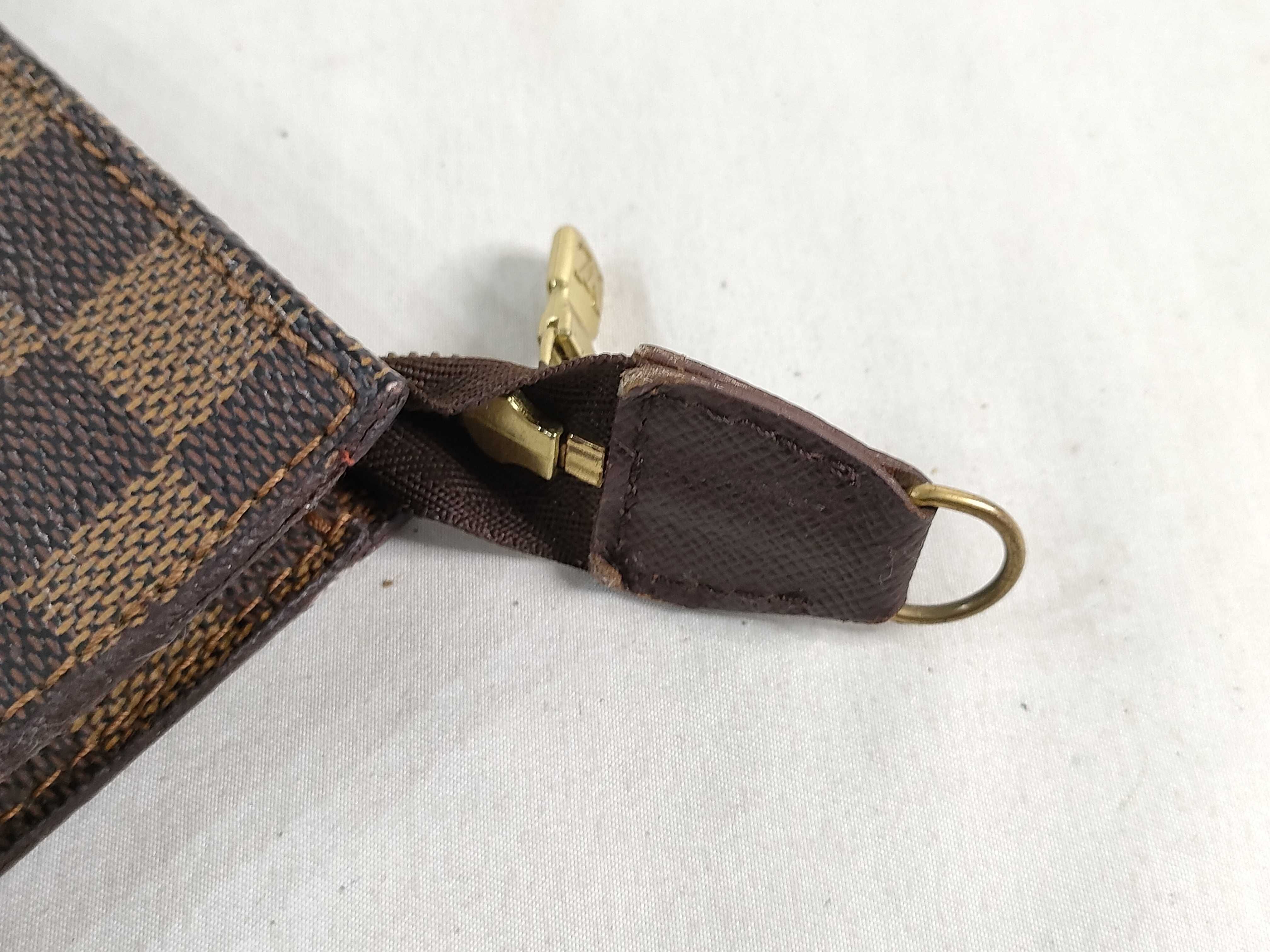 Damier bag, Louis Vuitton Damier, includes only the pouch. — view 10