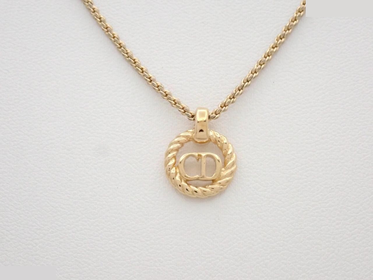Other lines: Precious metals, necklaces, pendants