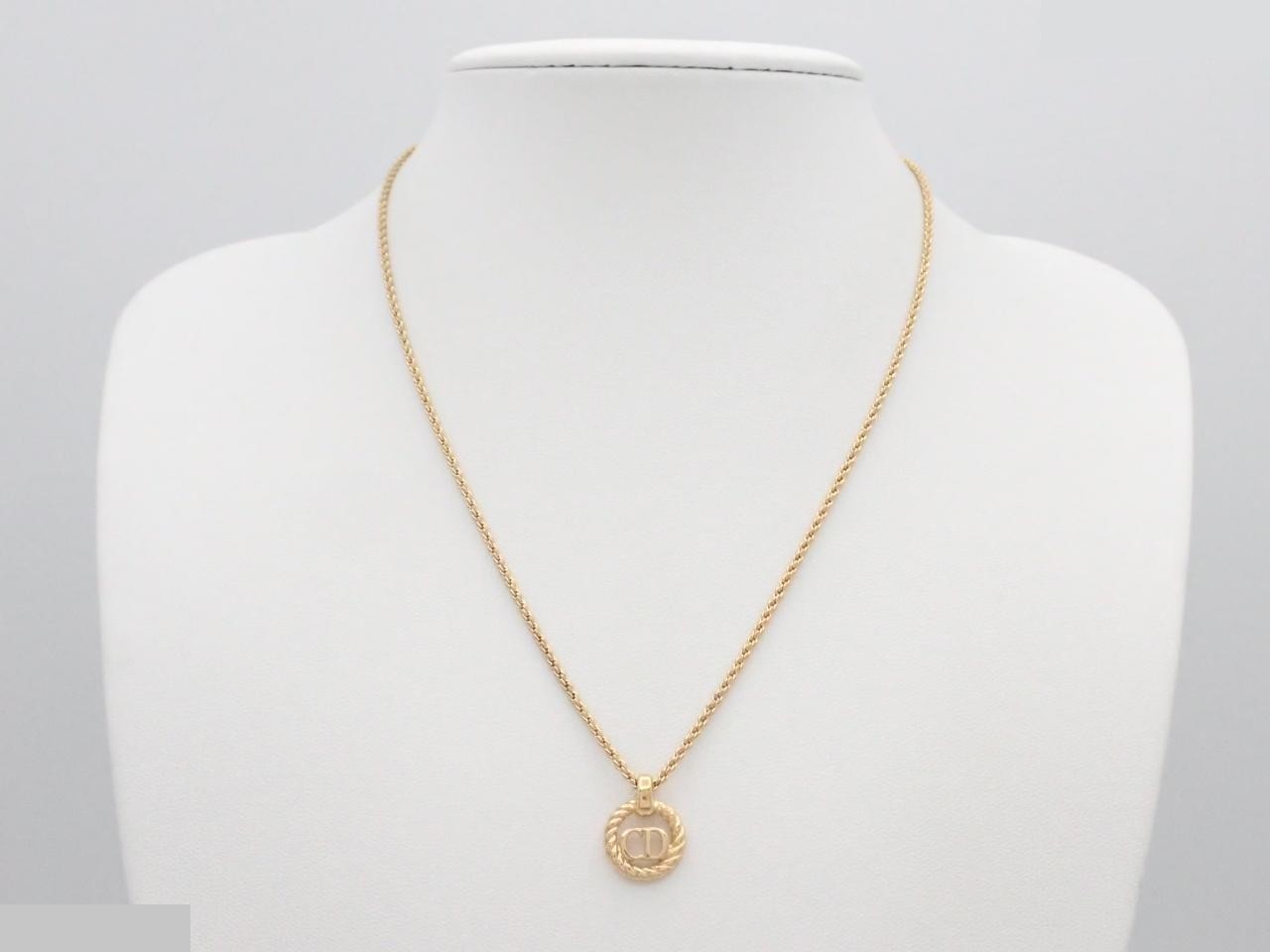 Other lines: Precious metals, necklaces, pendants — view 3