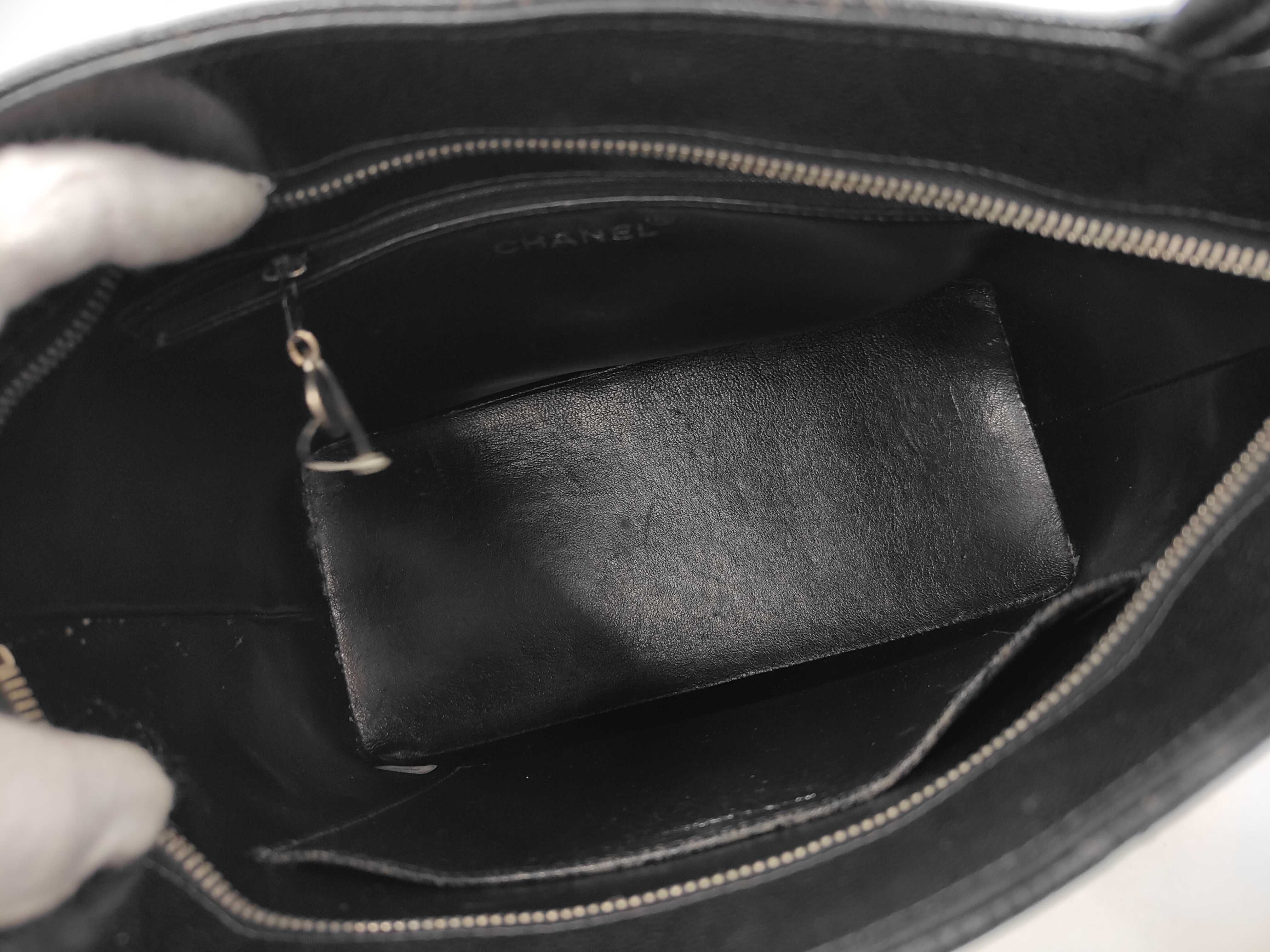 Caviar Skin Reissue Tote Bag — view 8