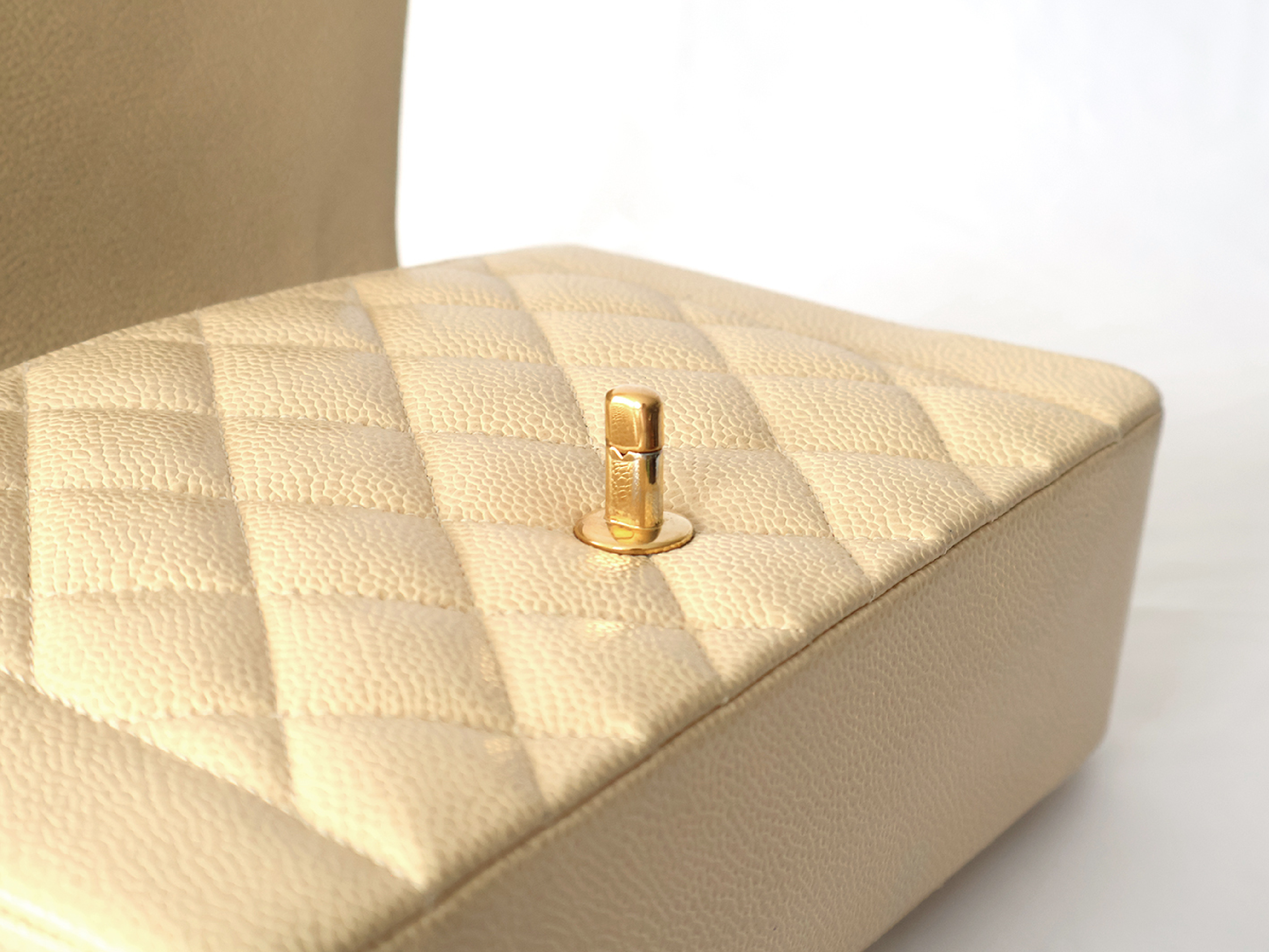 Diana 25 Chain Shoulder Bag, Beige, with original seal, serial number 2, made of caviar leather. — view 10