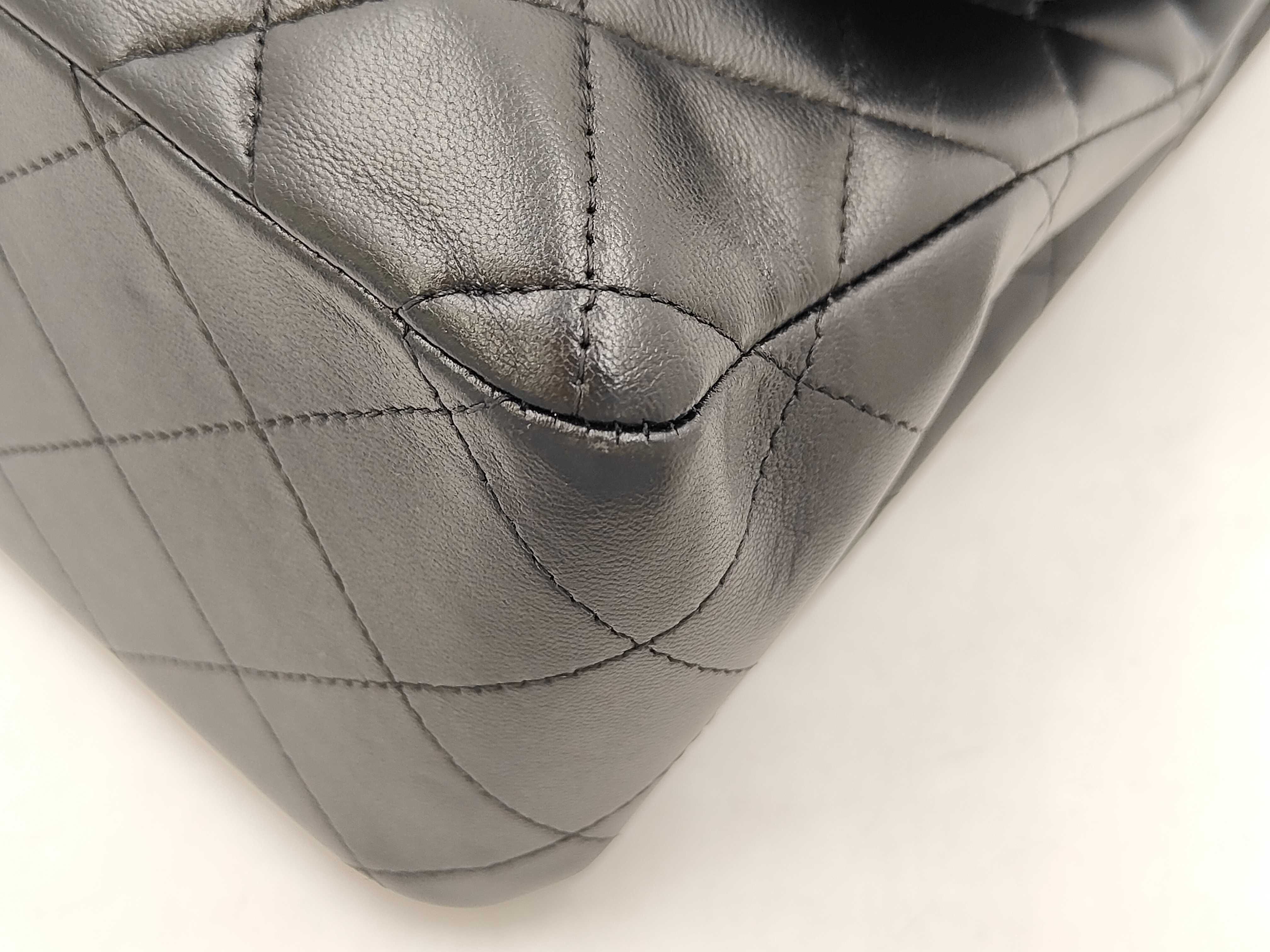 Large Matelassé 30 Black Hardware Lambskin Shoulder Bag — view 3