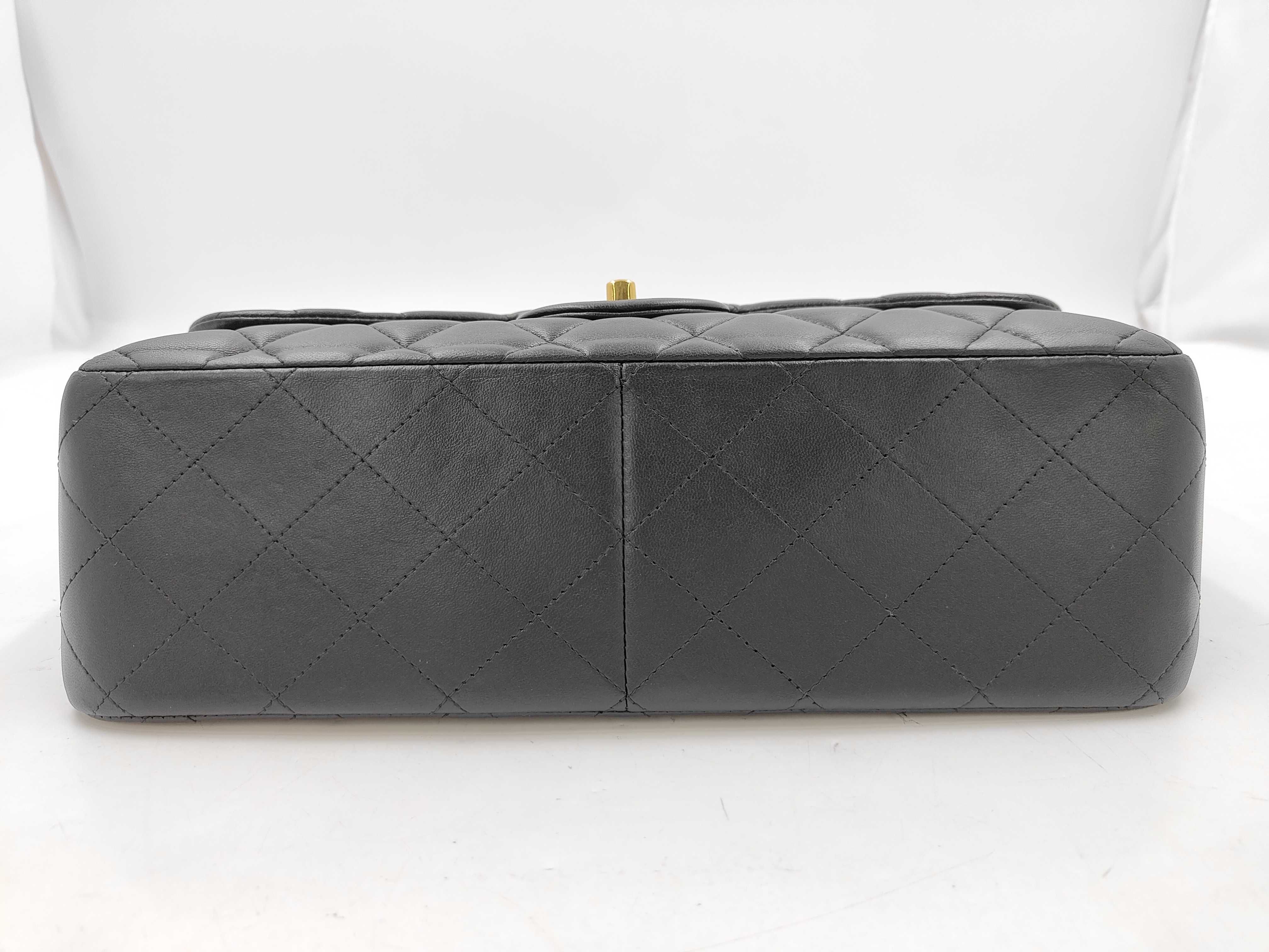Large Matelassé 30 Black Hardware Lambskin Shoulder Bag — view 4