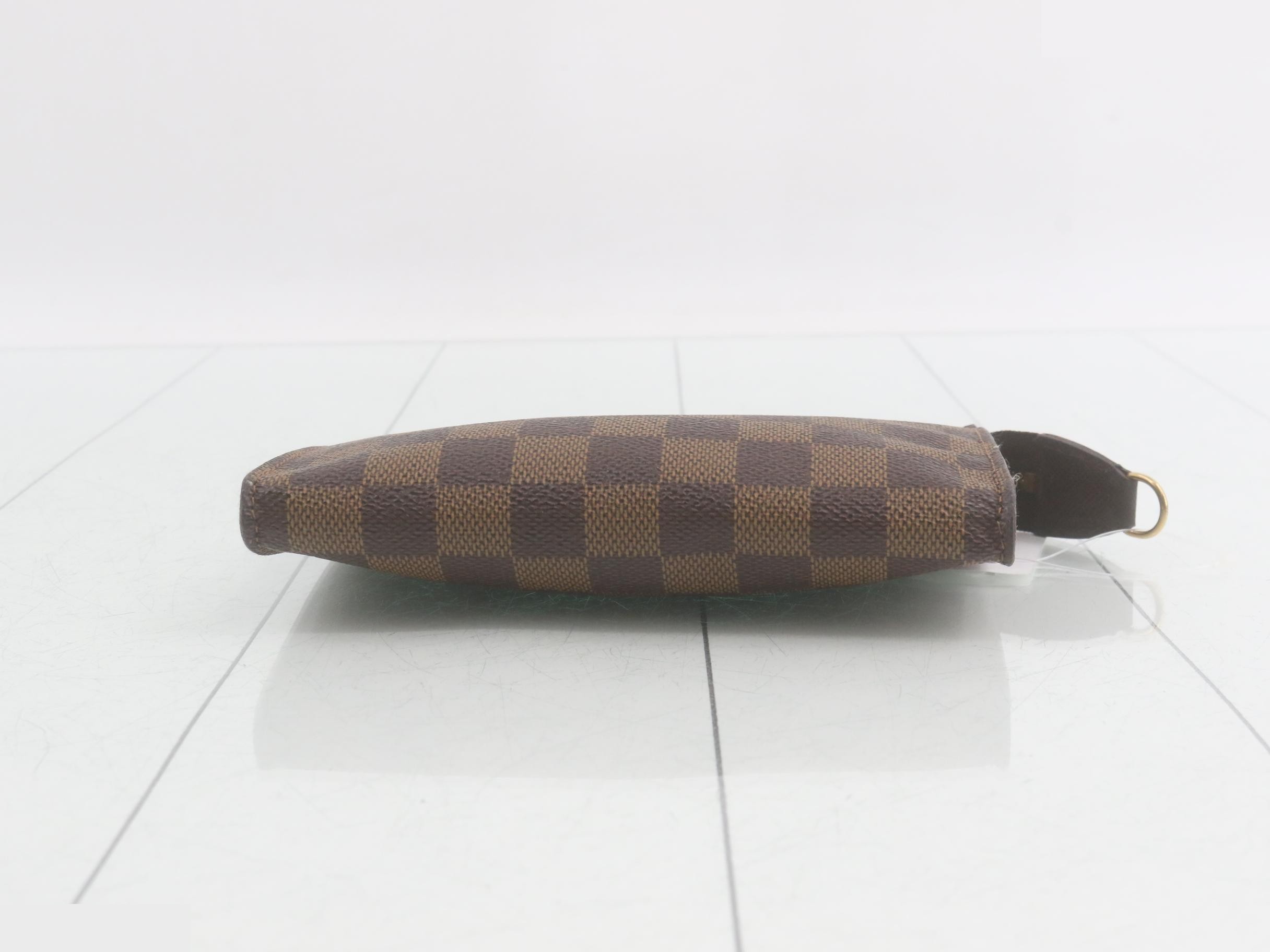 Mare pouch only, Damier pattern. — view 3